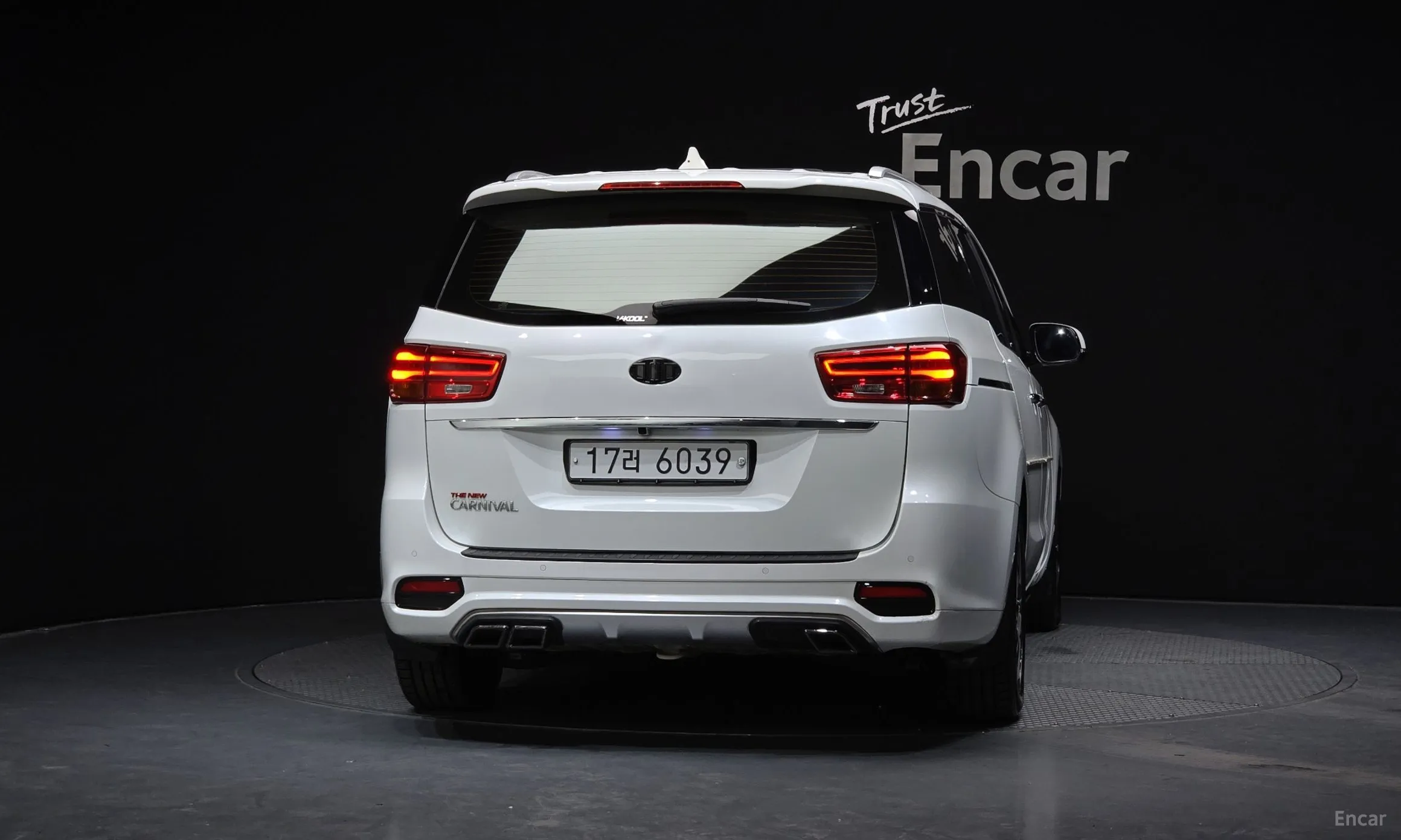 Kia Carnival превью 4