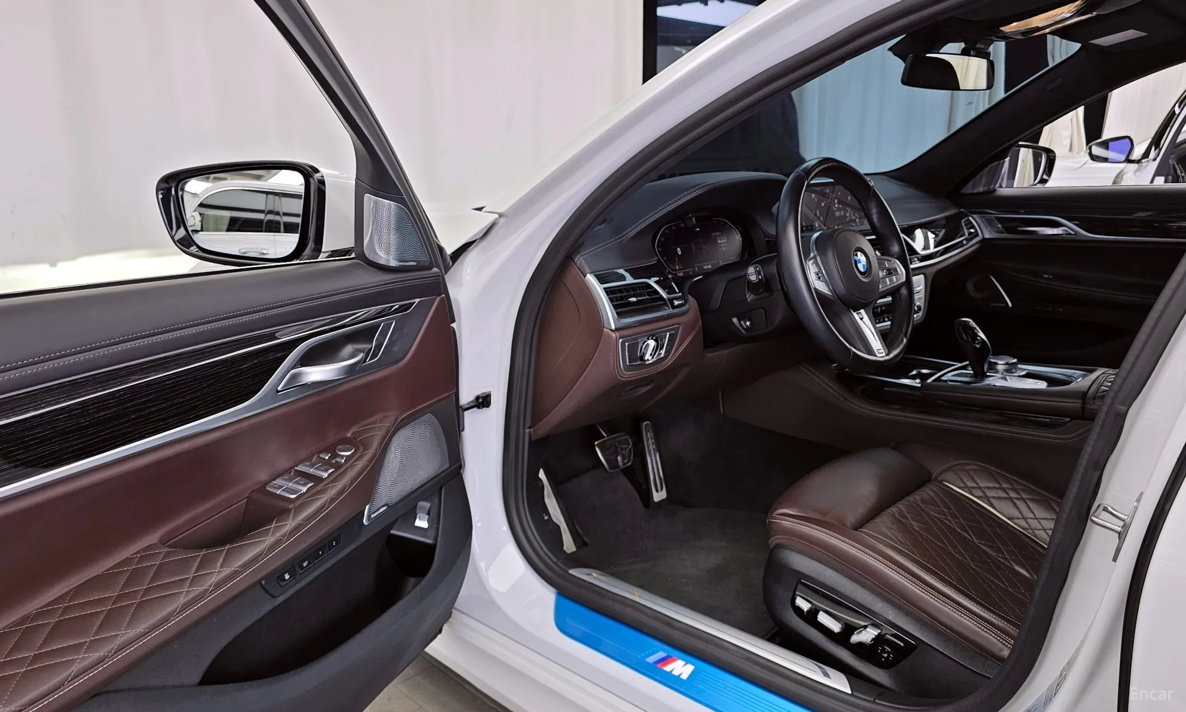 BMW 7 Series (G11) превью 10