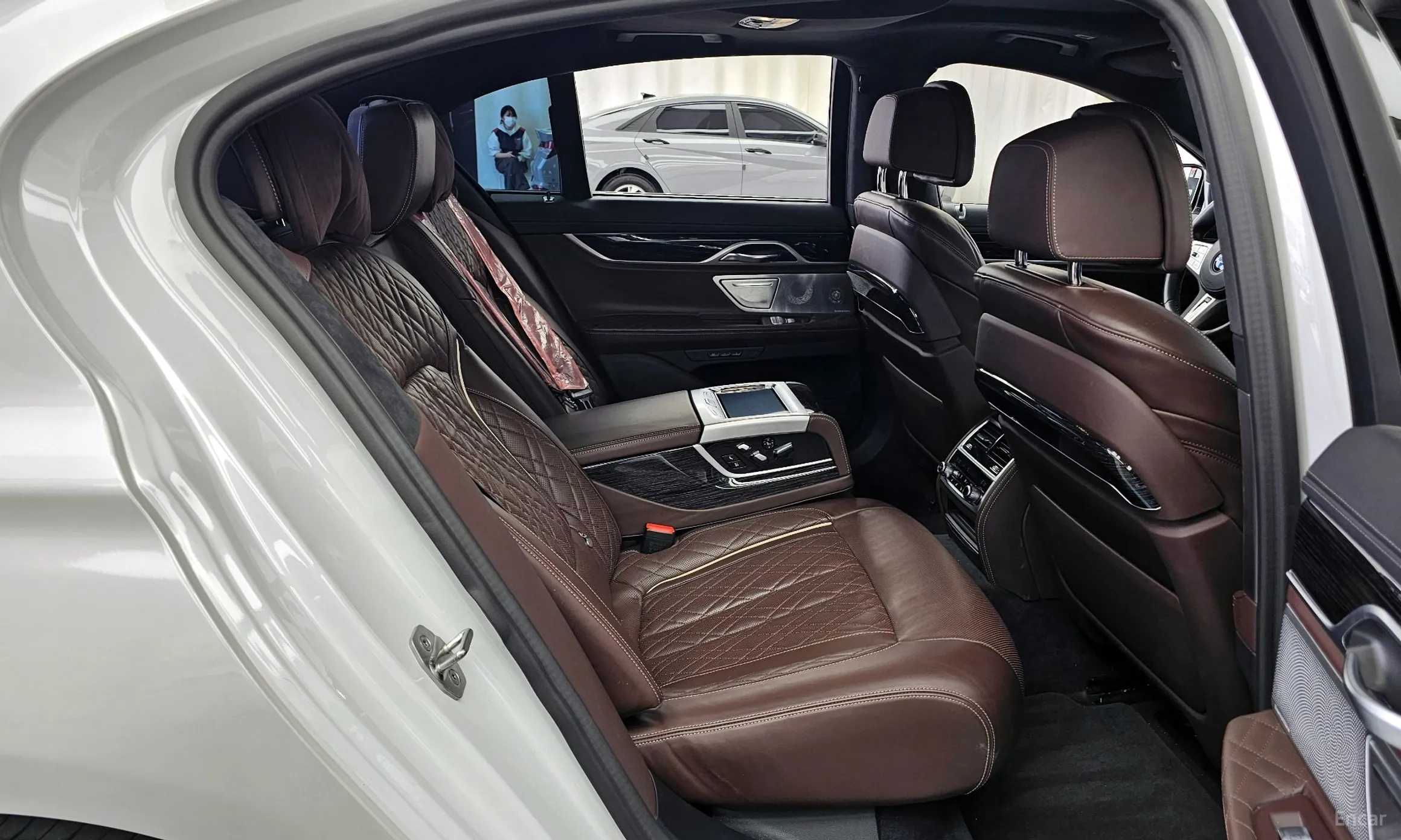 BMW 7 Series (G11) превью 12
