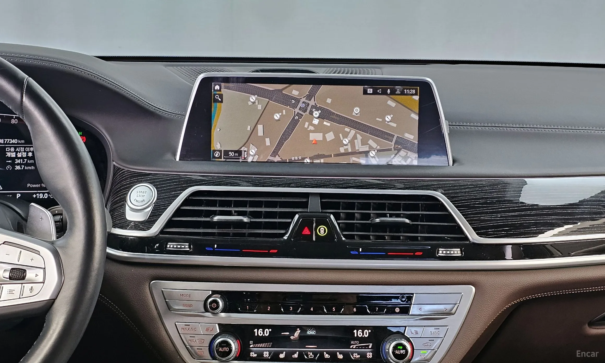BMW 7 Series (G11) превью 14