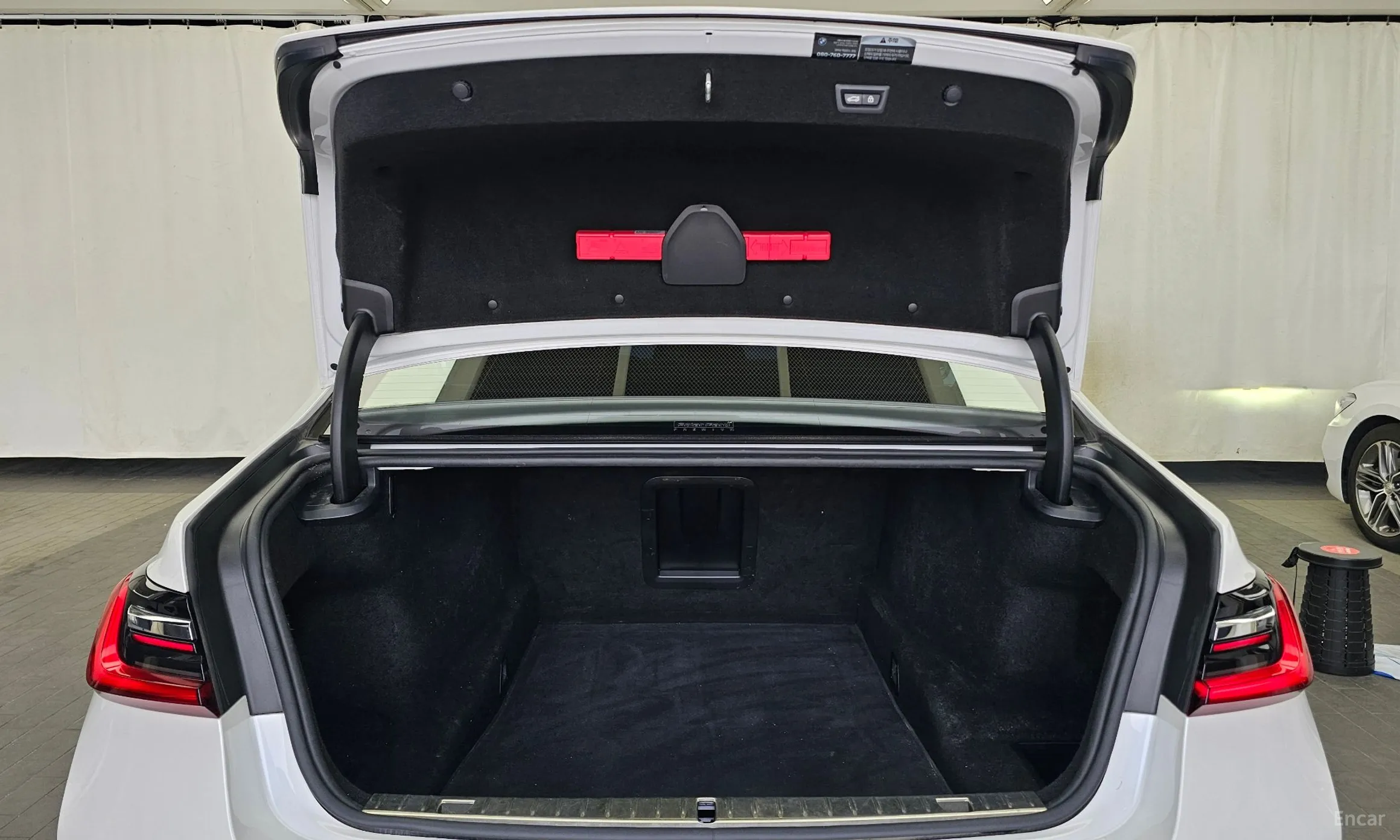 BMW 7 Series (G11) превью 20