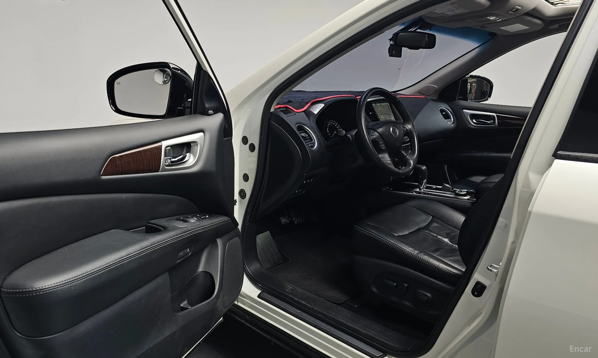 Nissan Pathfinder Gen 4 превью 10