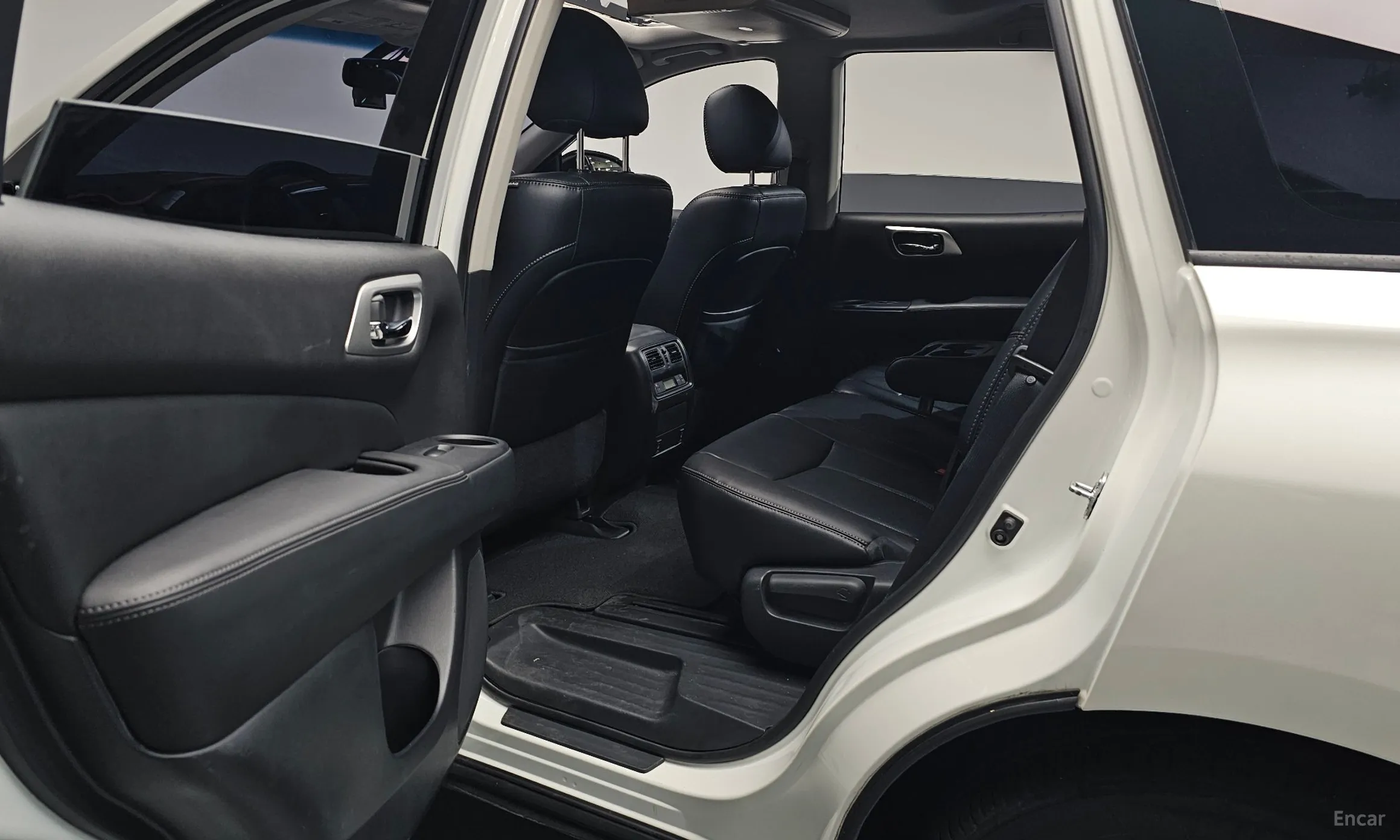 Nissan Pathfinder Gen 4 превью 11