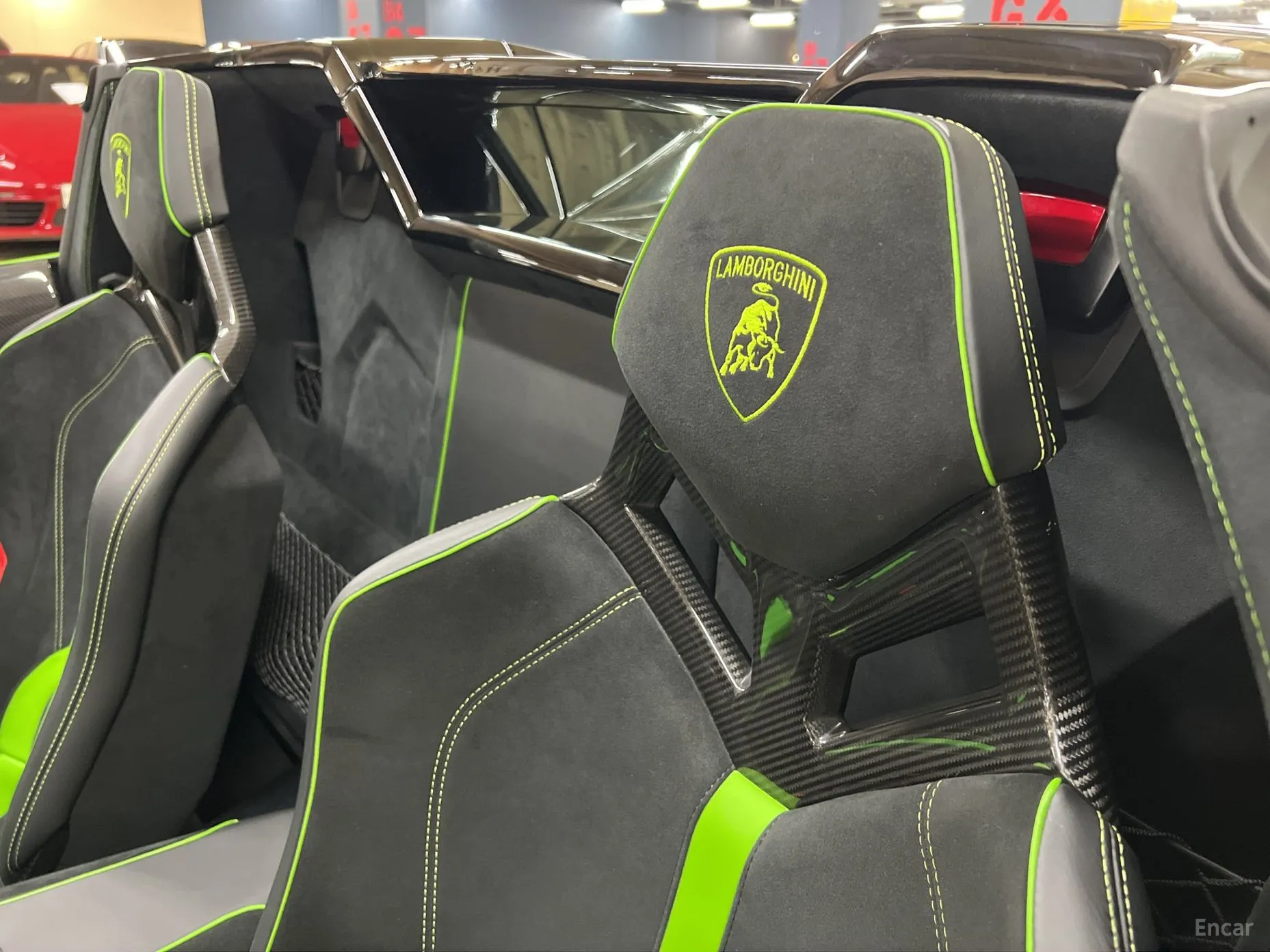 Lamborghini Aventador превью 10