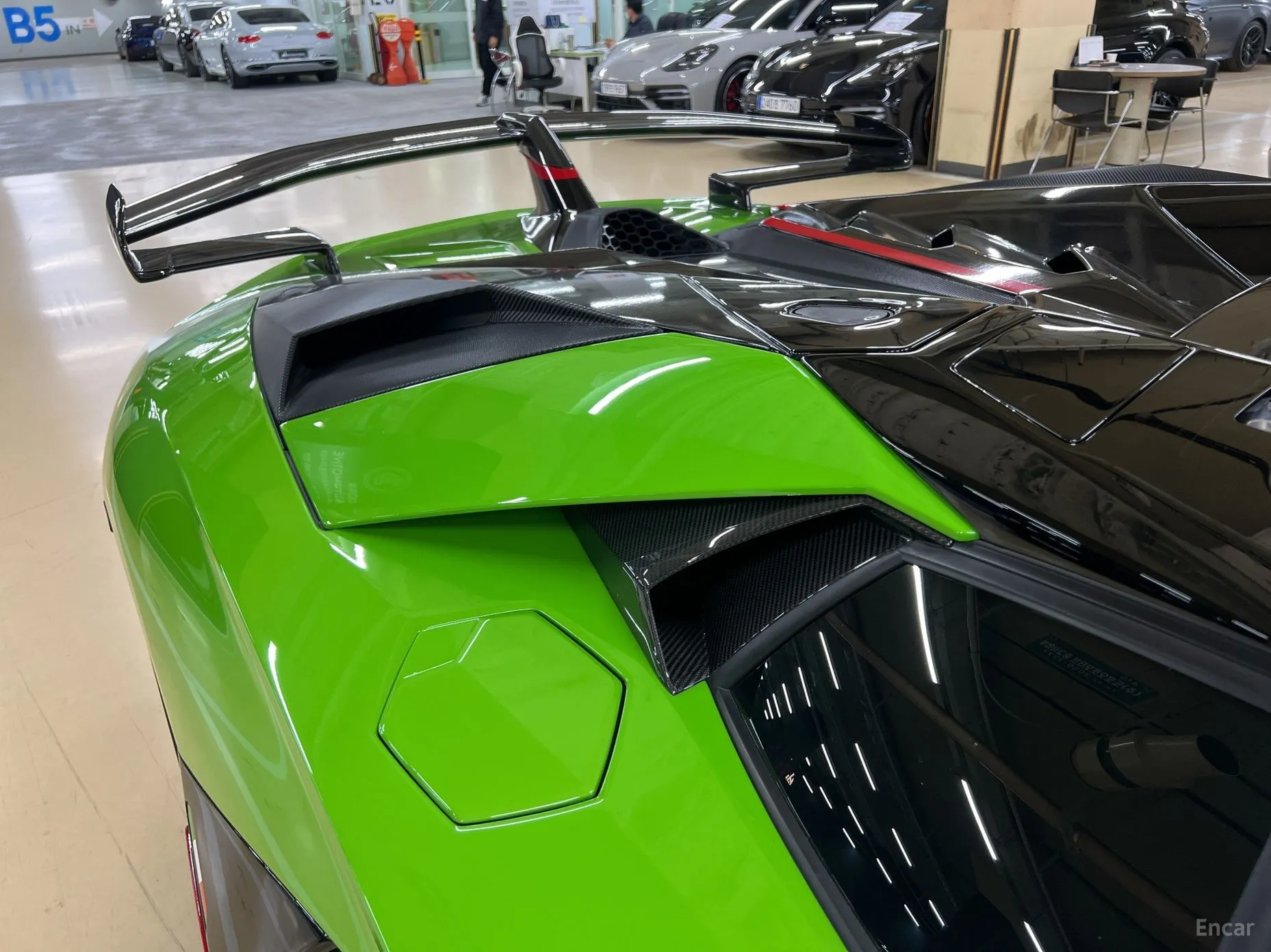 Lamborghini Aventador превью 18