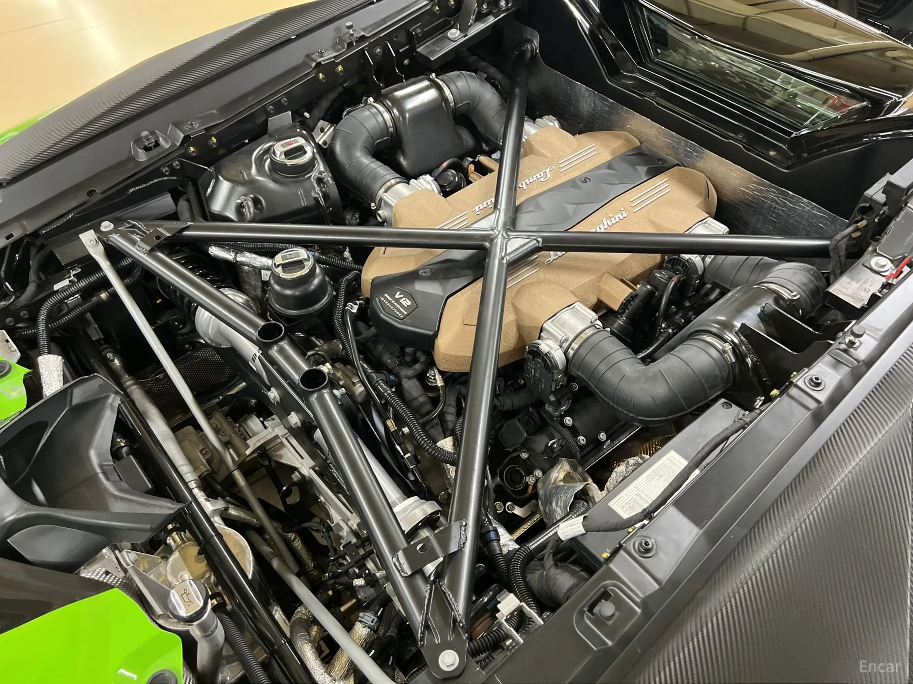 Lamborghini Aventador превью 6