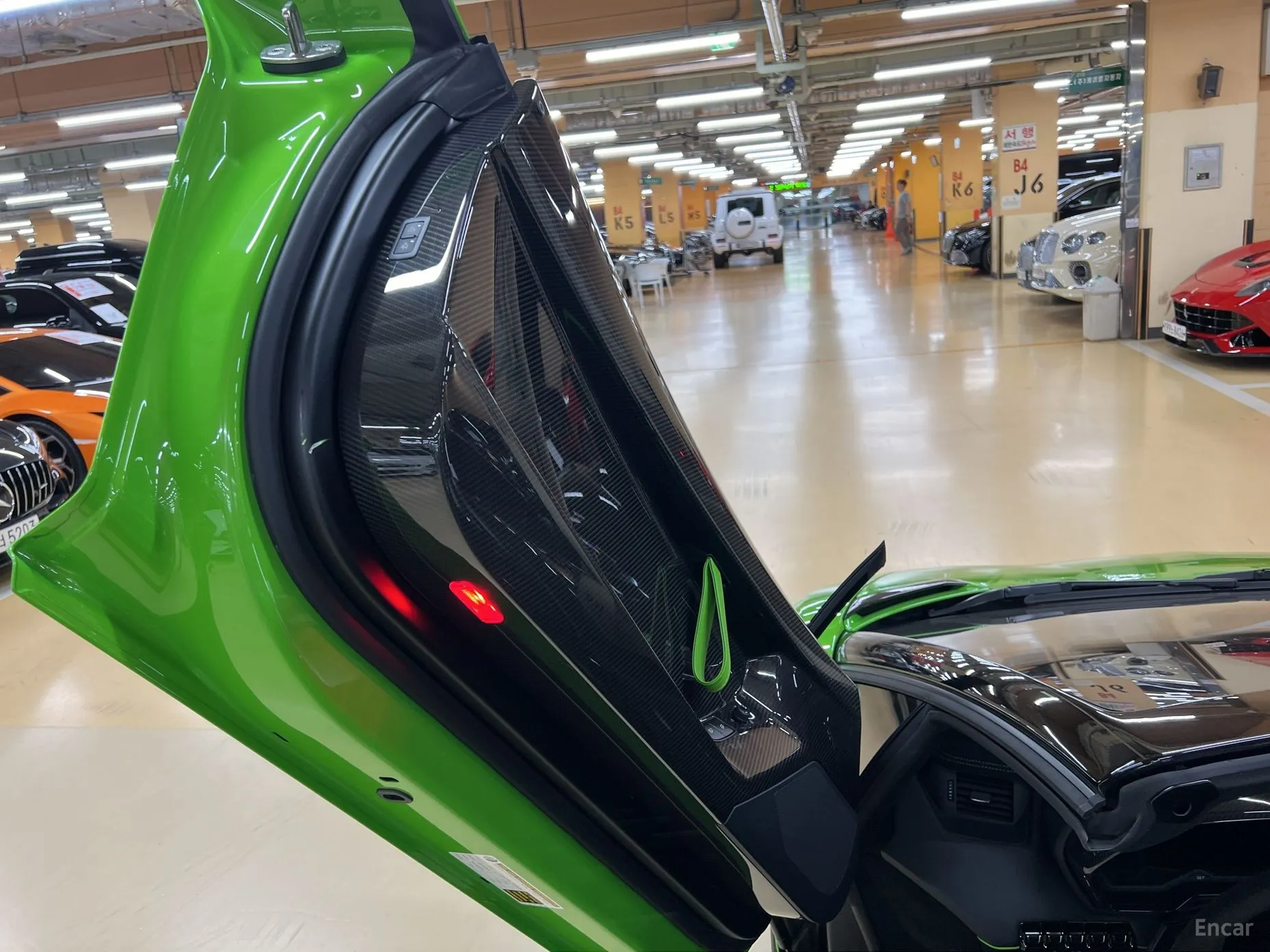 Lamborghini Aventador превью 7