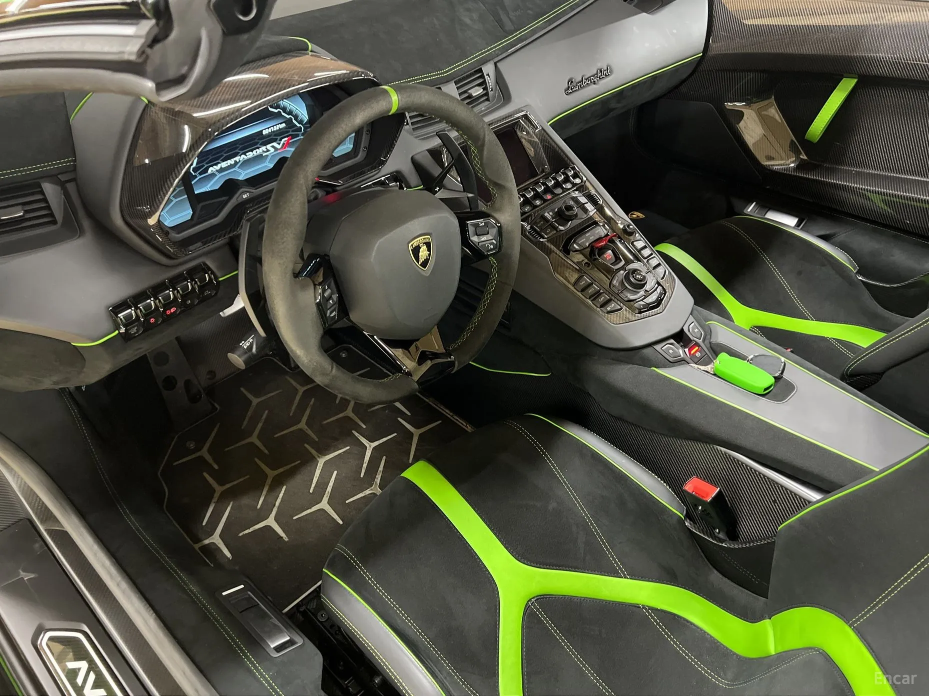 Lamborghini Aventador превью 8
