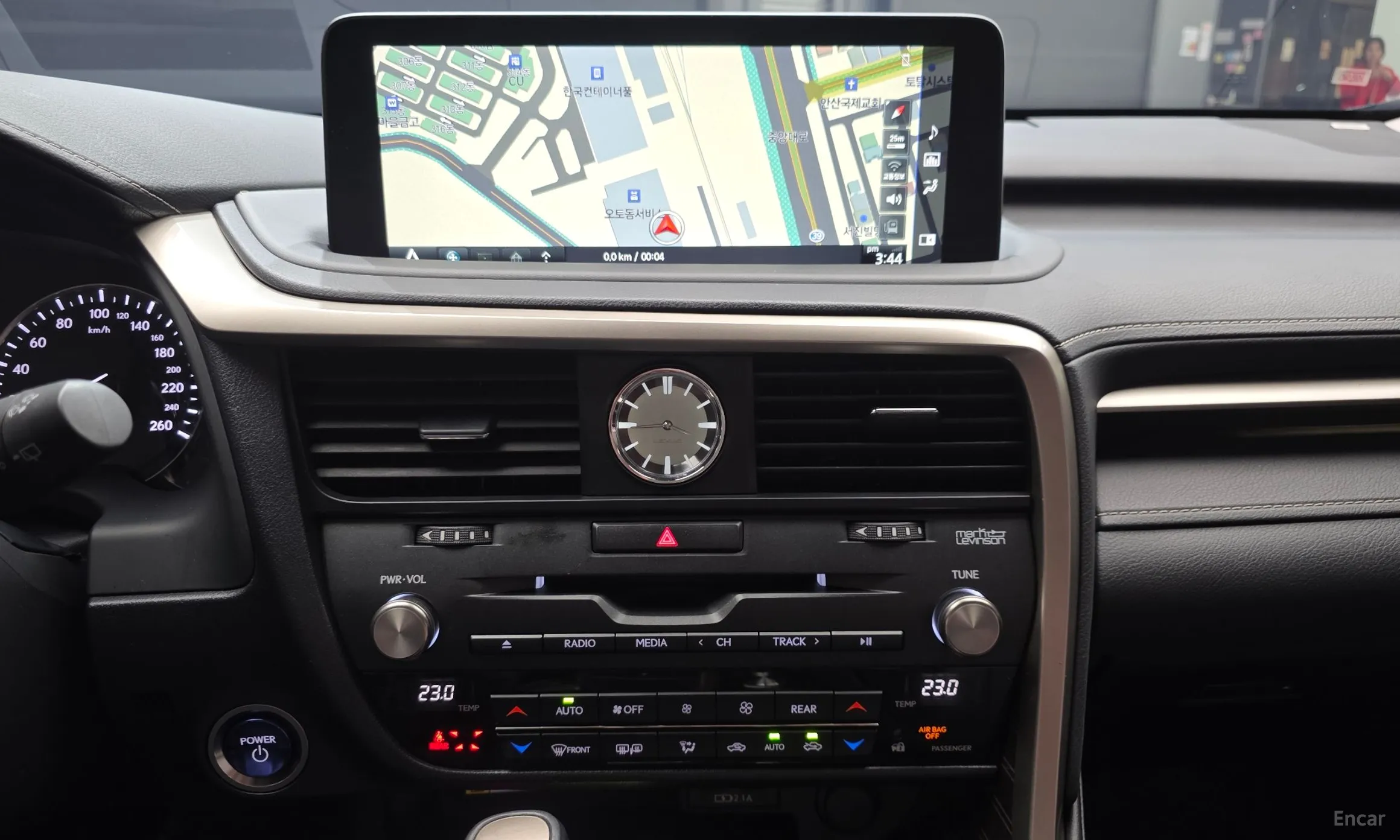 Lexus RX450hL 4th Generation превью 17