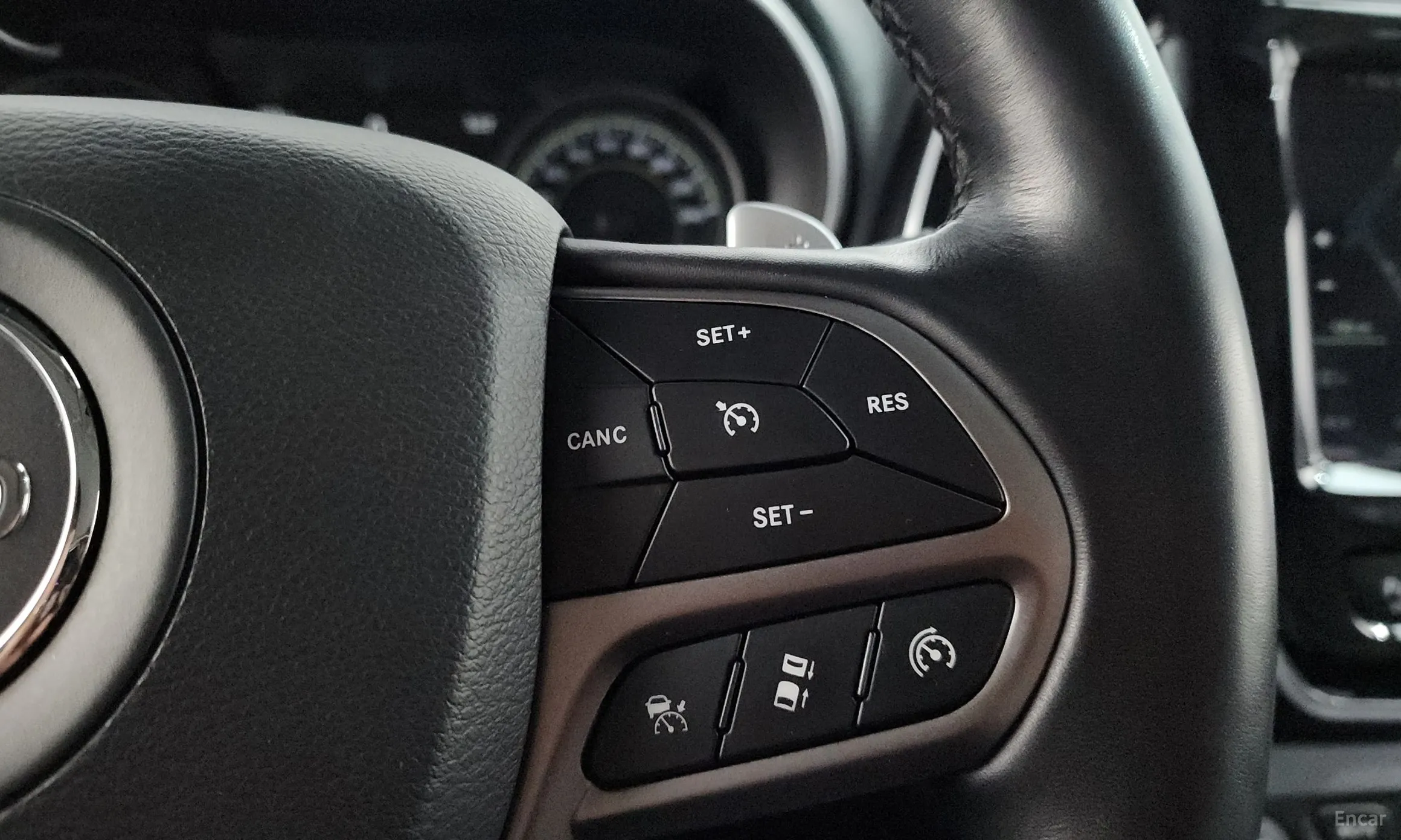Jeep Cherokee (KL) превью 15