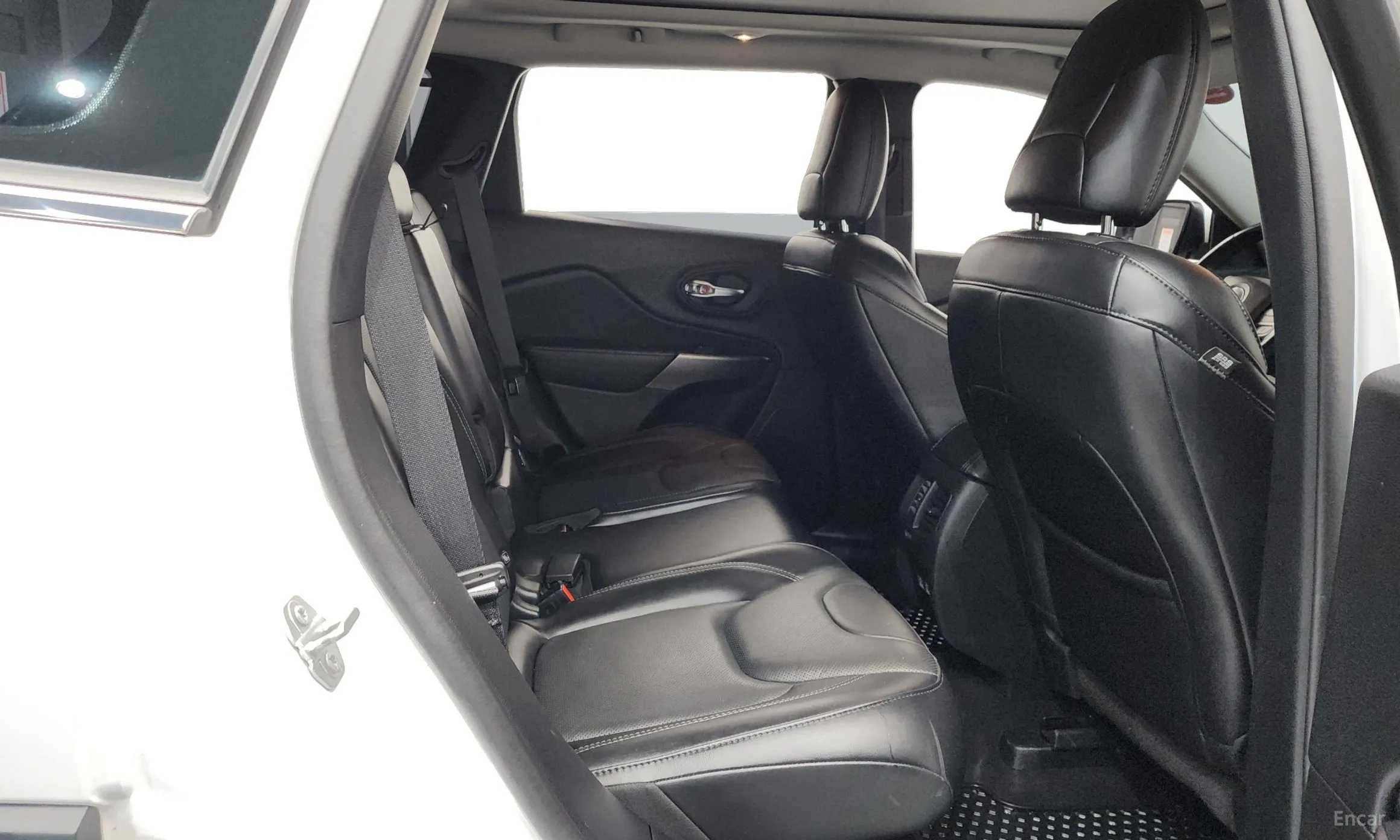 Jeep Cherokee (KL) превью 18