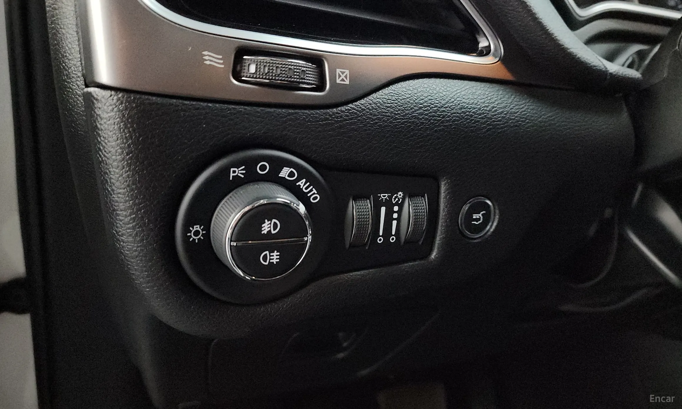 Jeep Cherokee (KL) превью 20