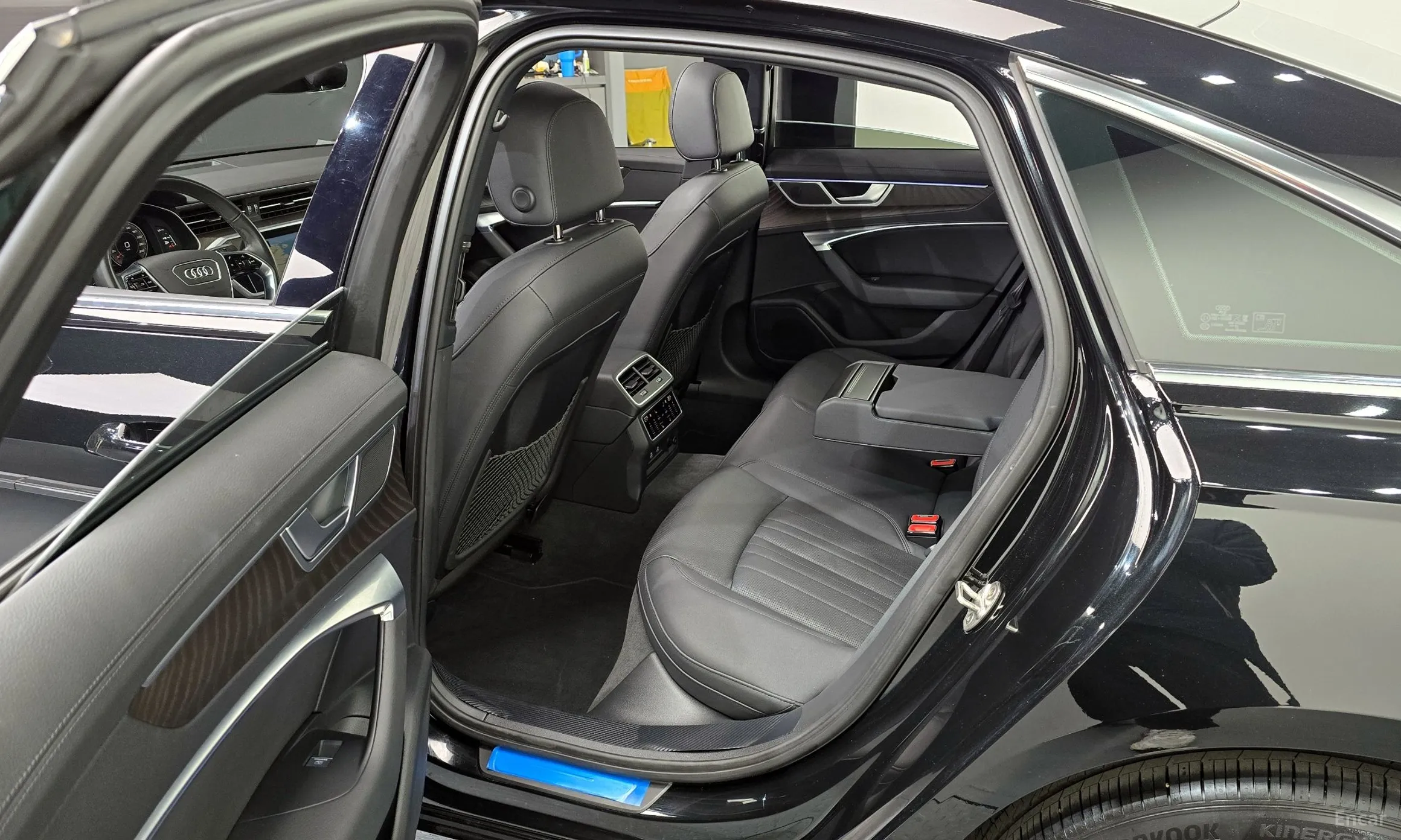 Audi A6 (C8) превью 11