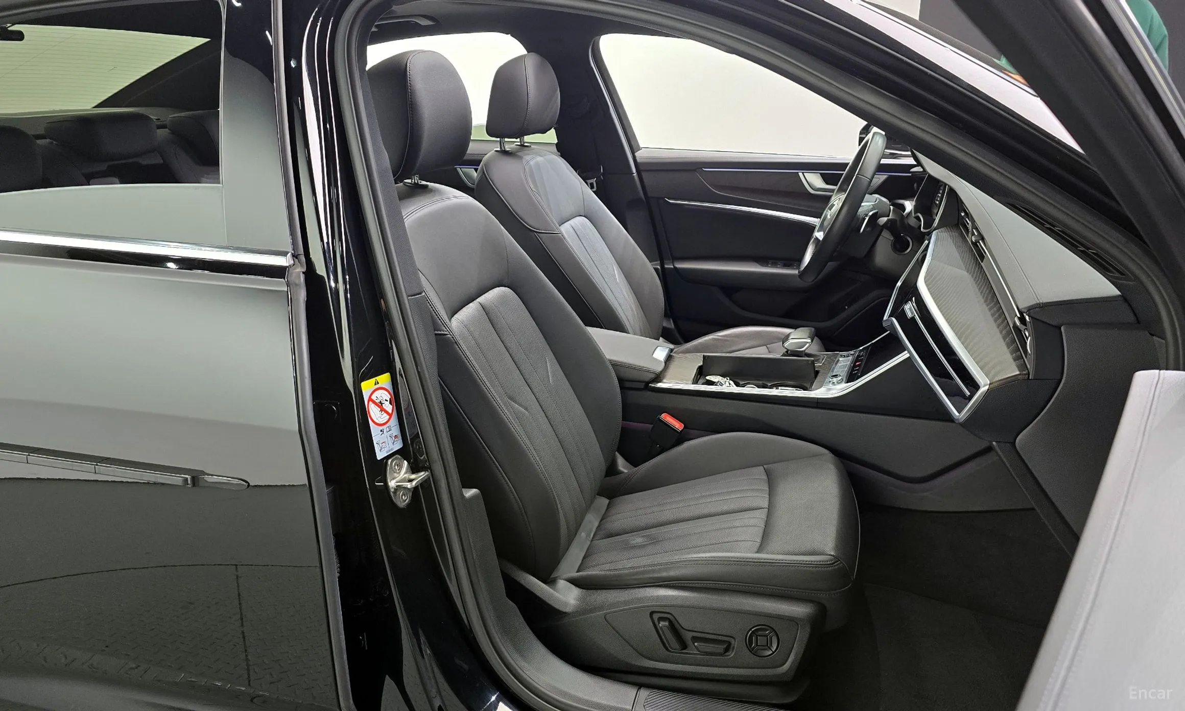 Audi A6 (C8) превью 12