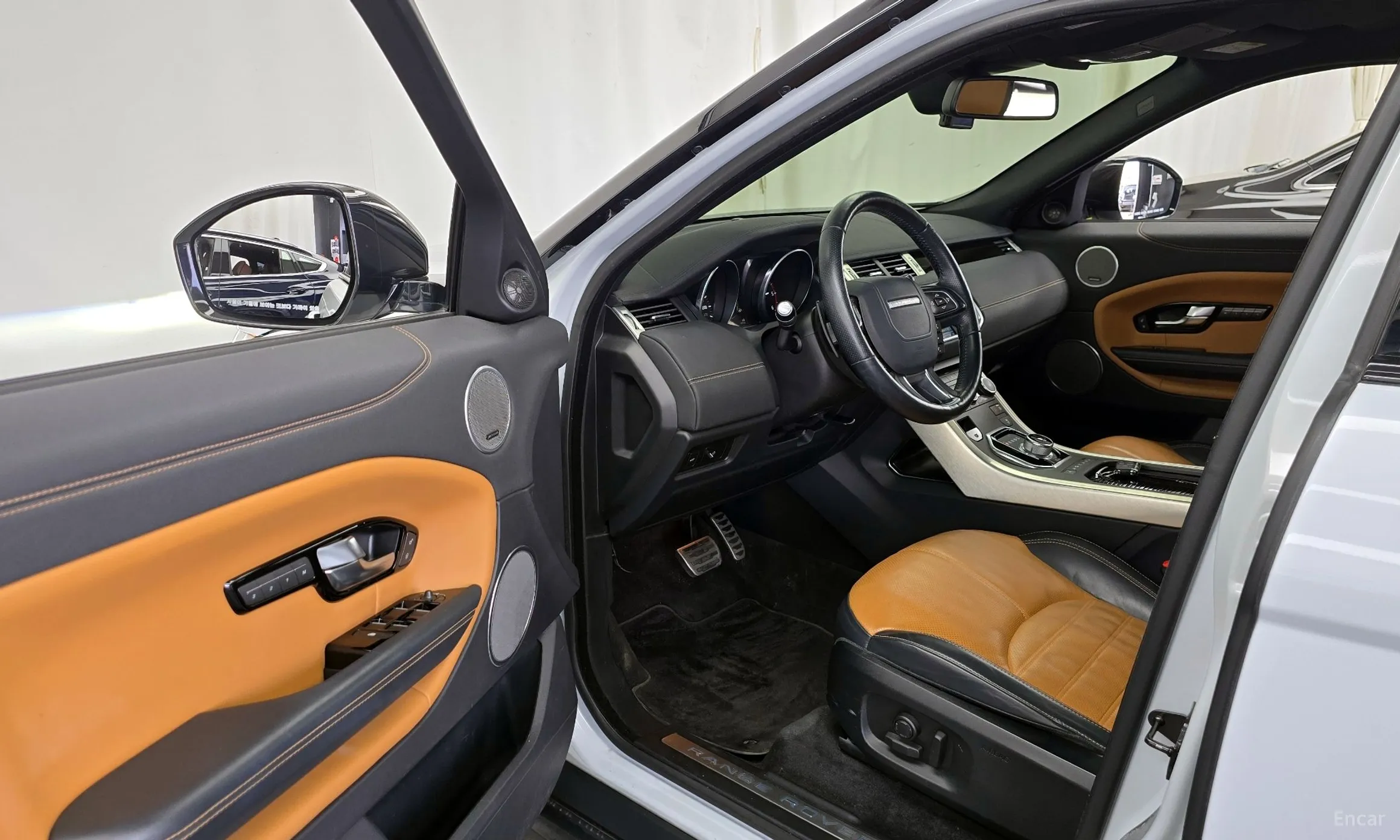 Land Rover Range Rover Evoque превью 10