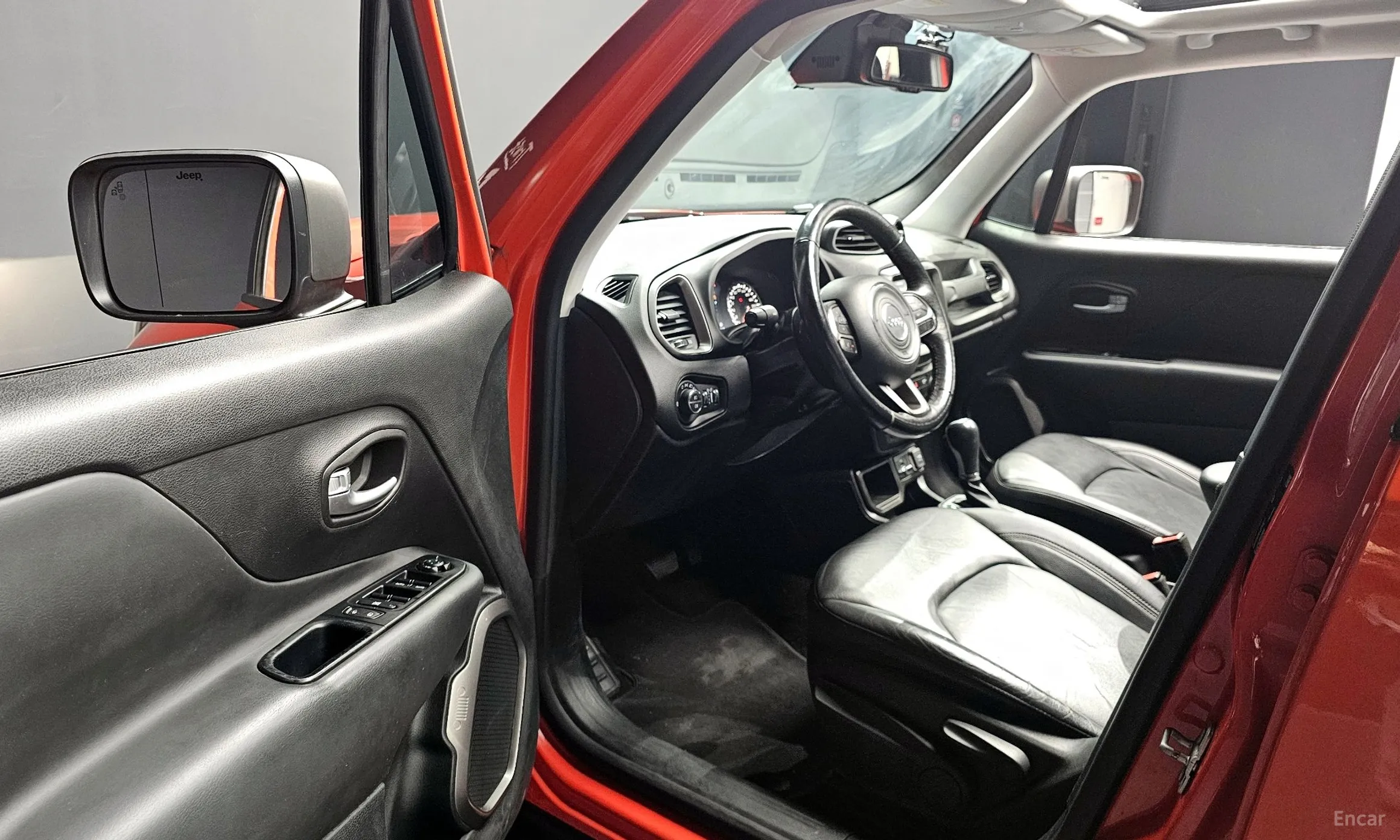 Jeep Renegade превью 10