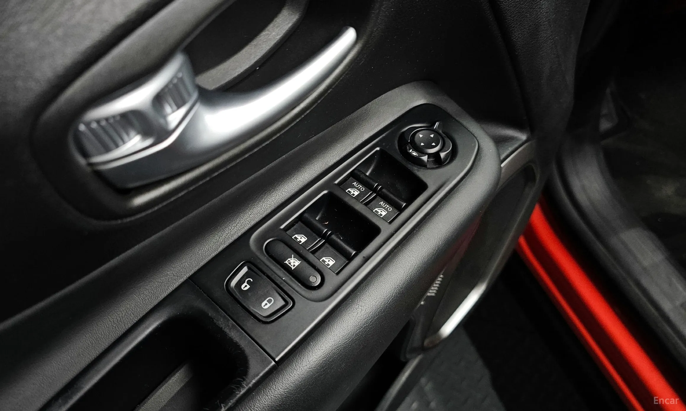 Jeep Renegade превью 13