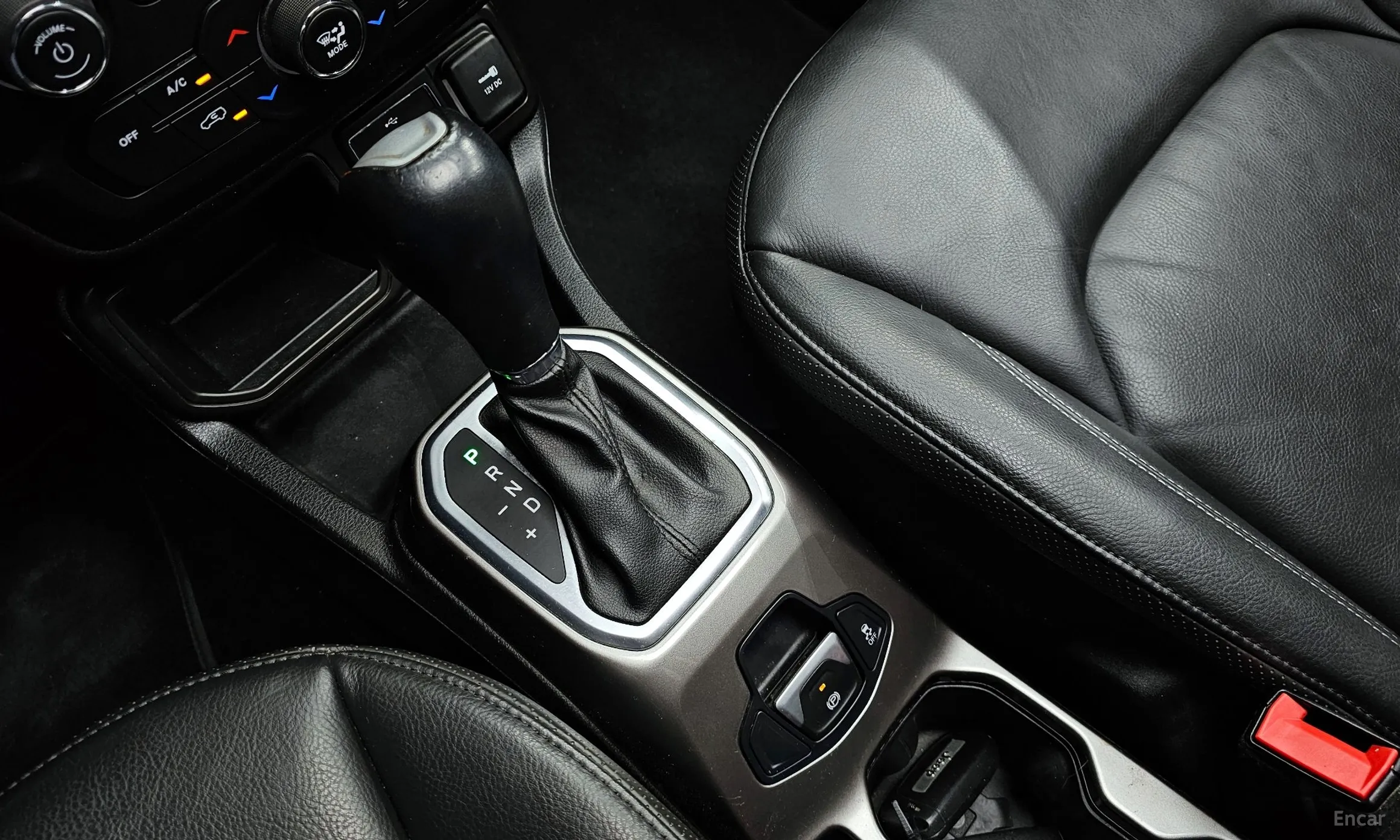 Jeep Renegade превью 9