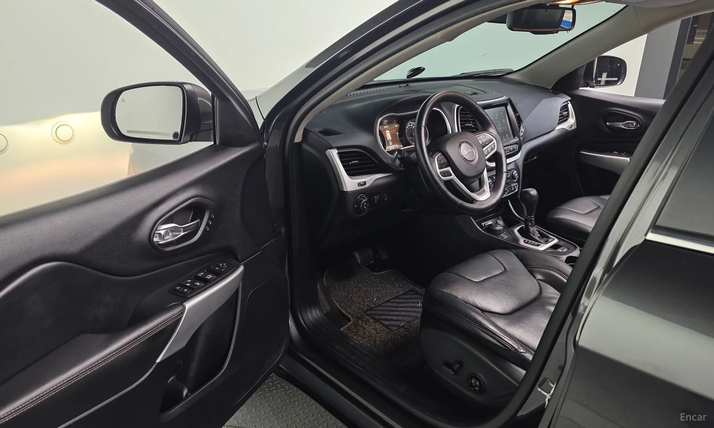 Jeep Cherokee (KL) превью 11
