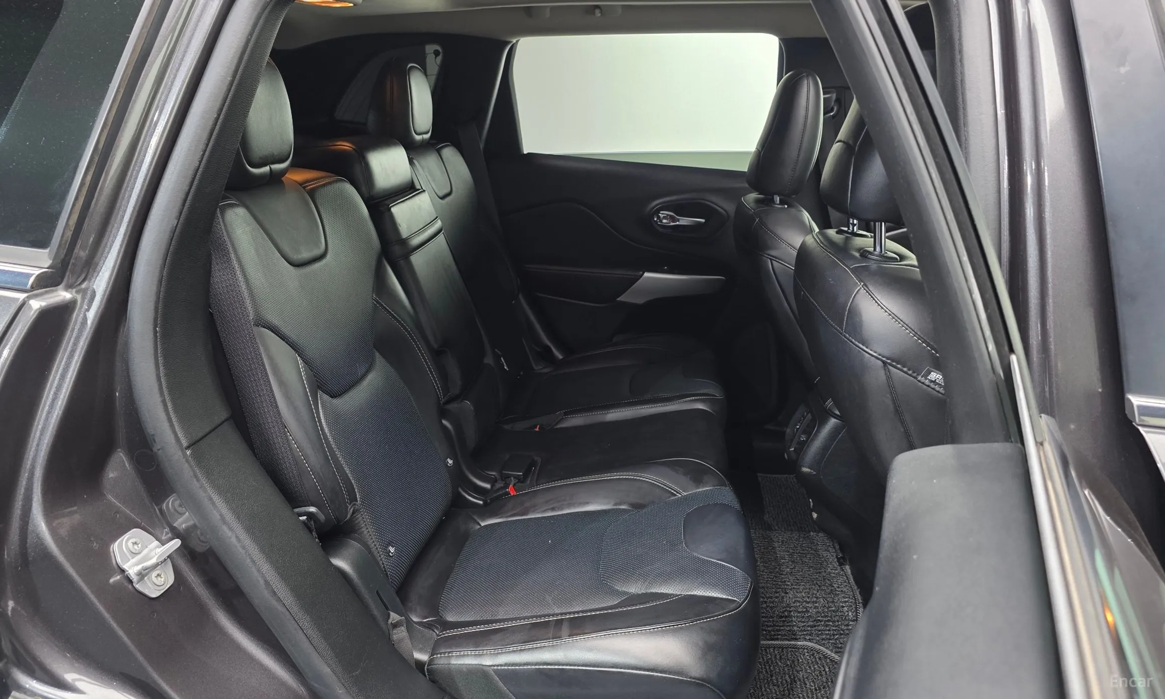Jeep Cherokee (KL) превью 12