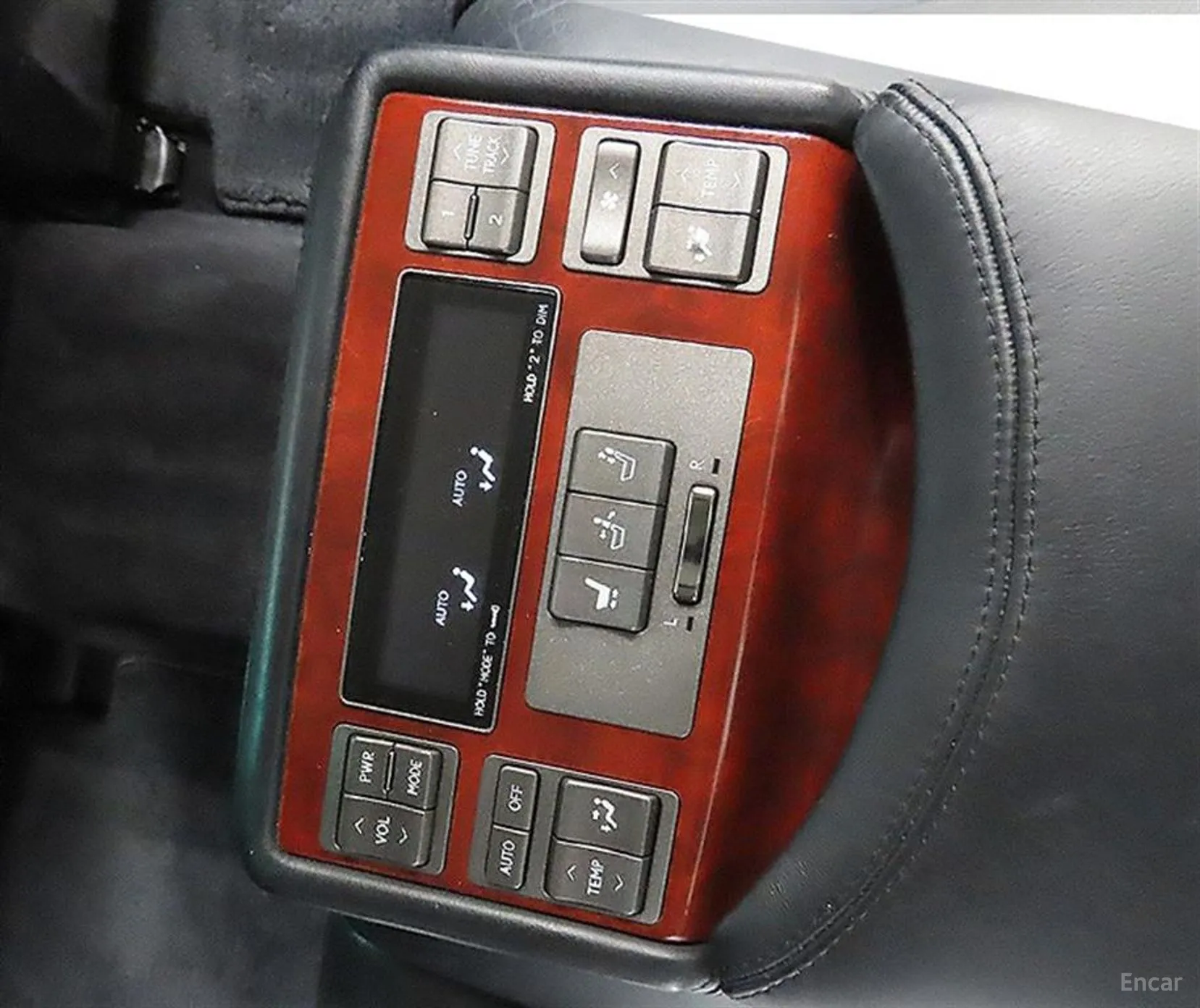 Lexus LS460 превью 12