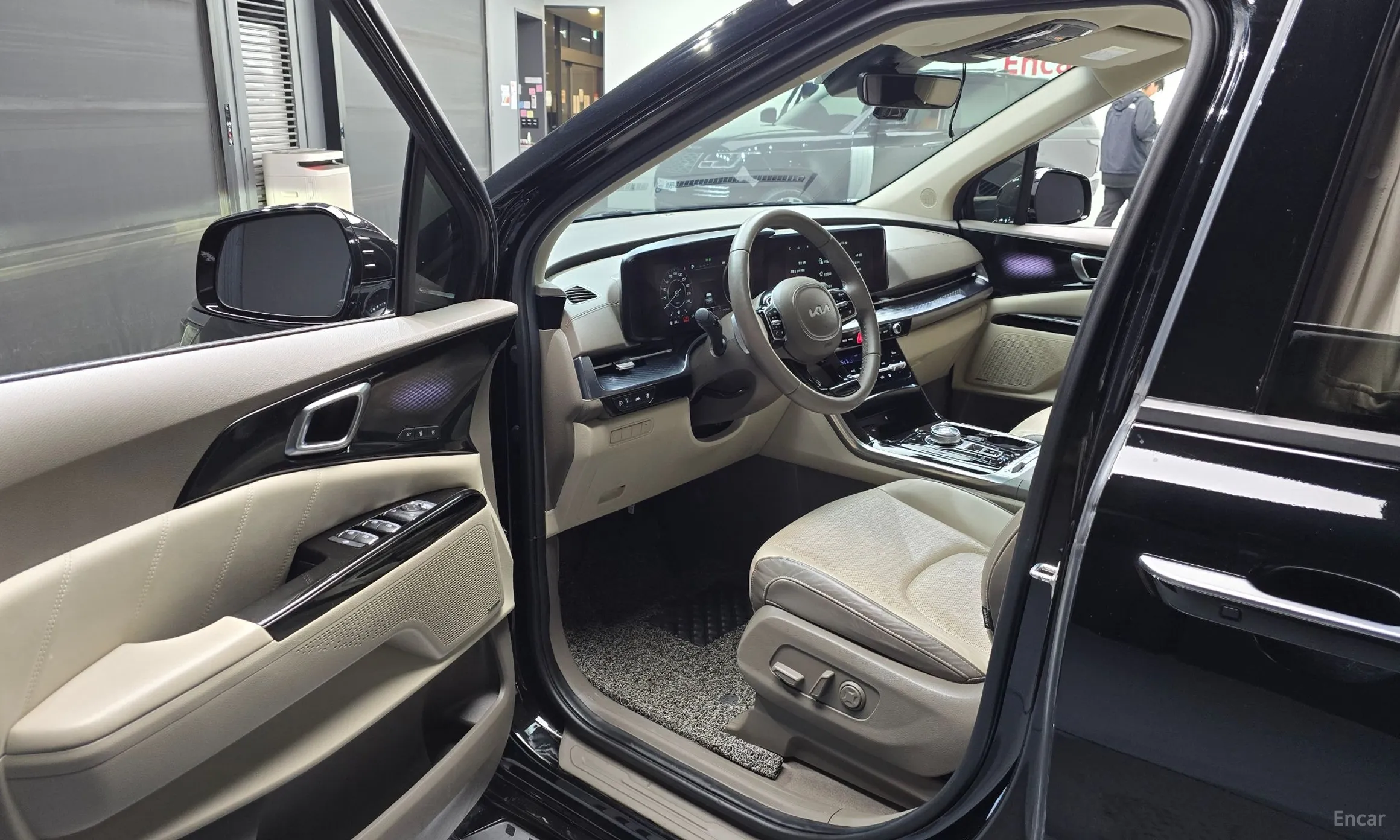 Kia Carnival Gen 4 превью 10