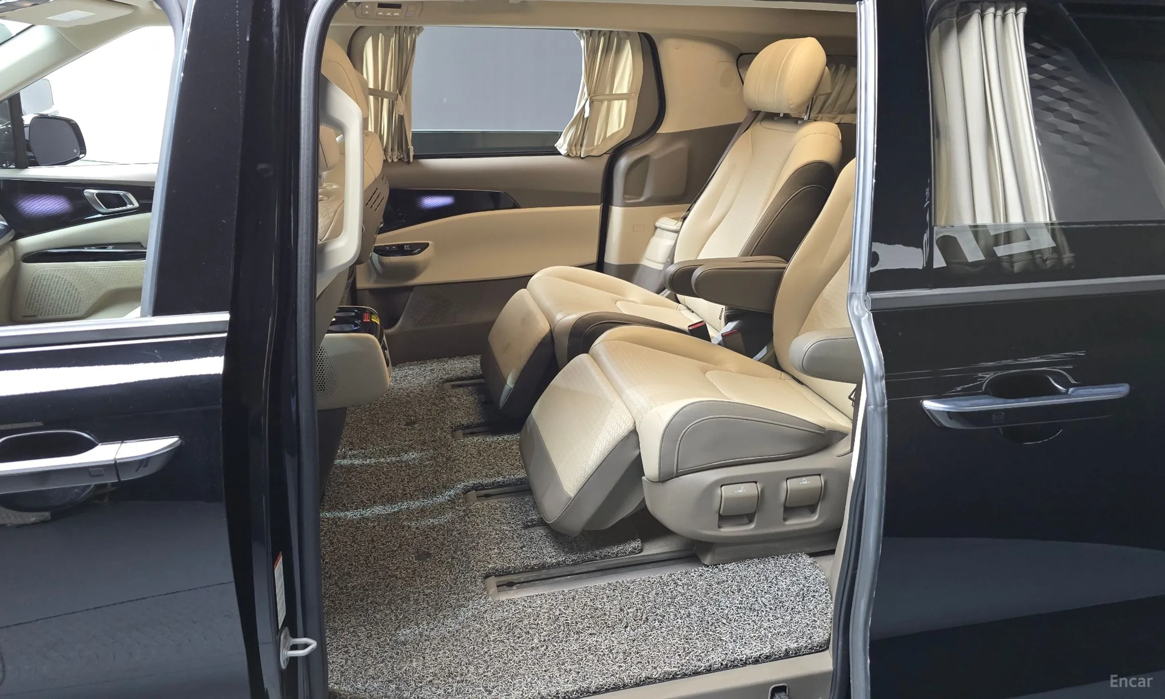 Kia Carnival Gen 4 превью 11