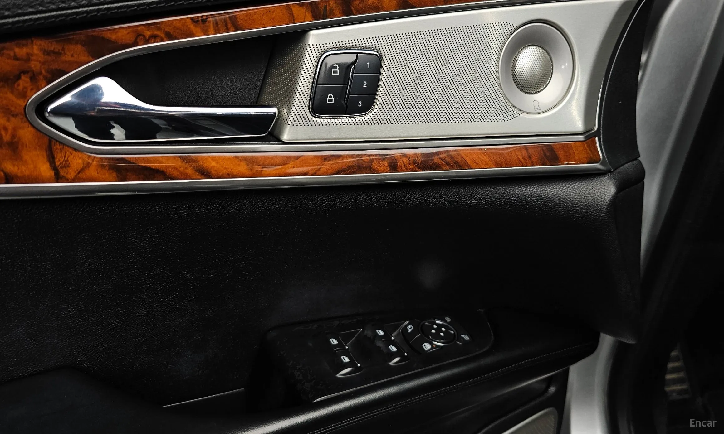 Lincoln MKX 2nd Generation превью 16