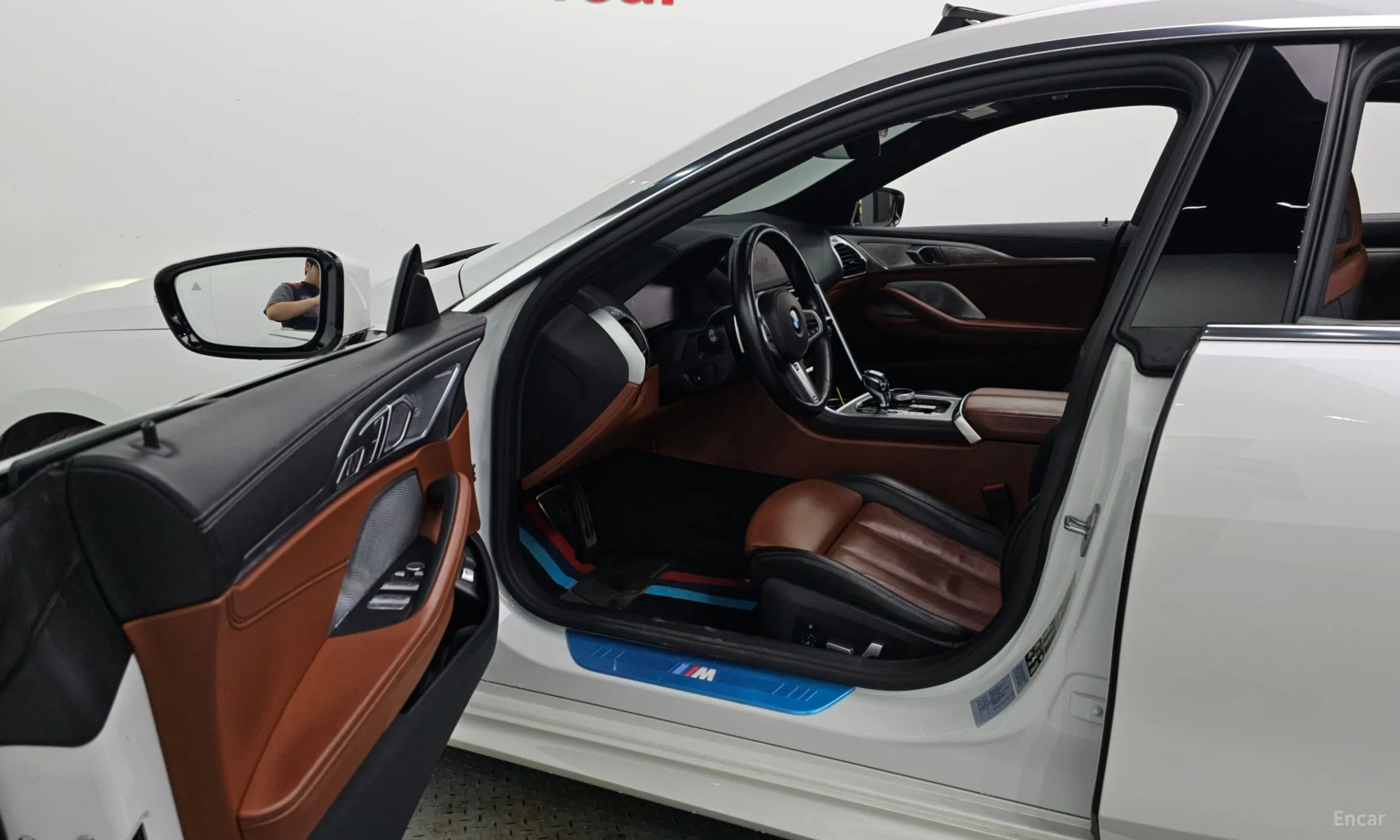 BMW 8-series (G15) превью 10