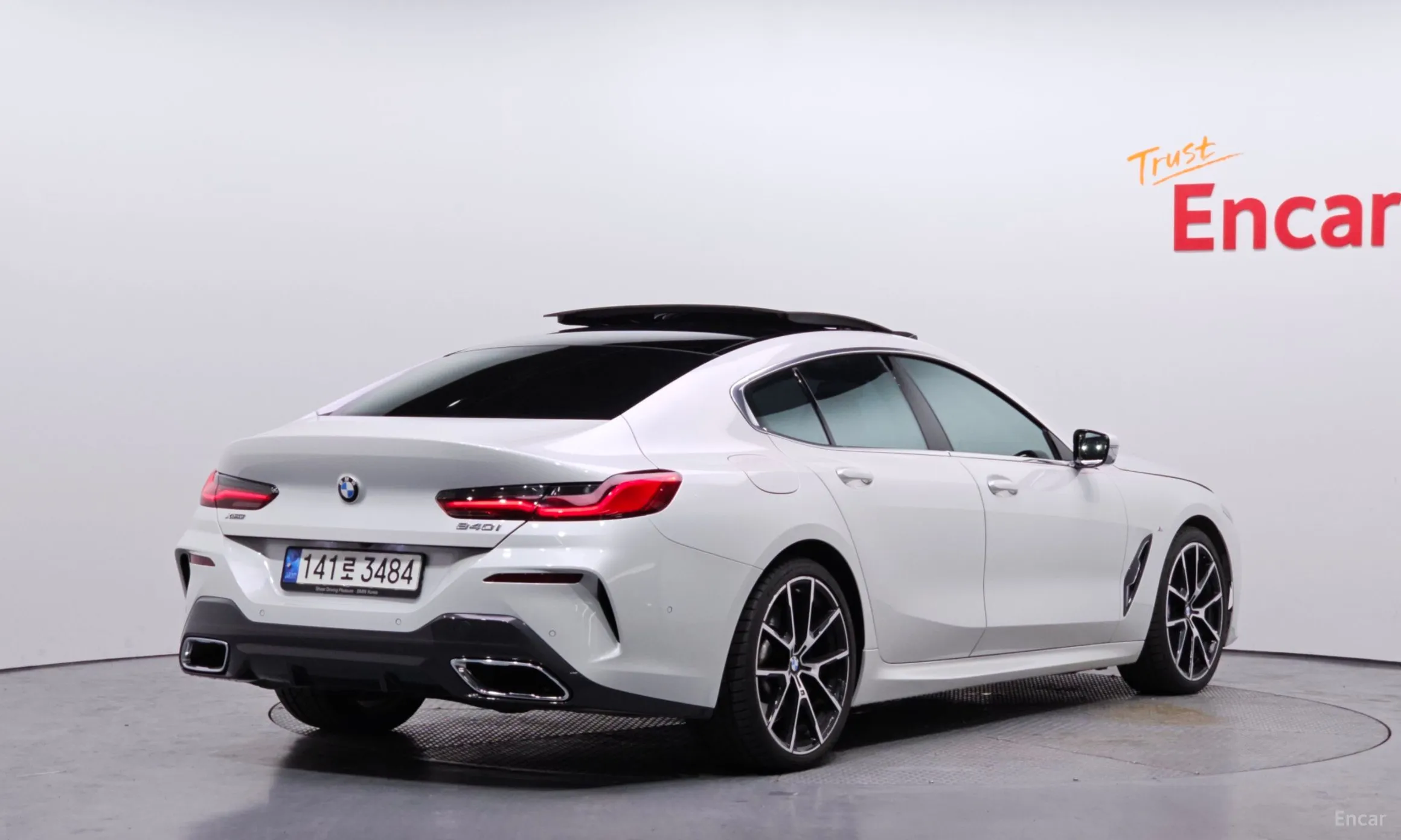 BMW 8-series (G15)