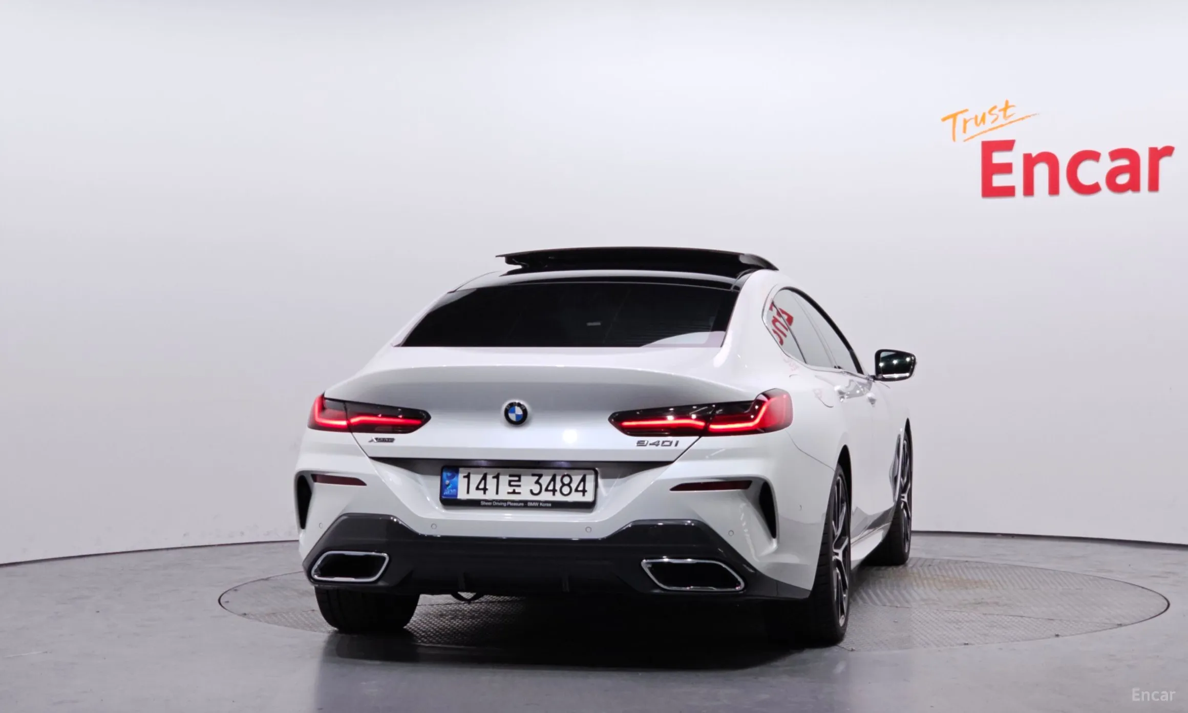 BMW 8-series (G15) превью 4