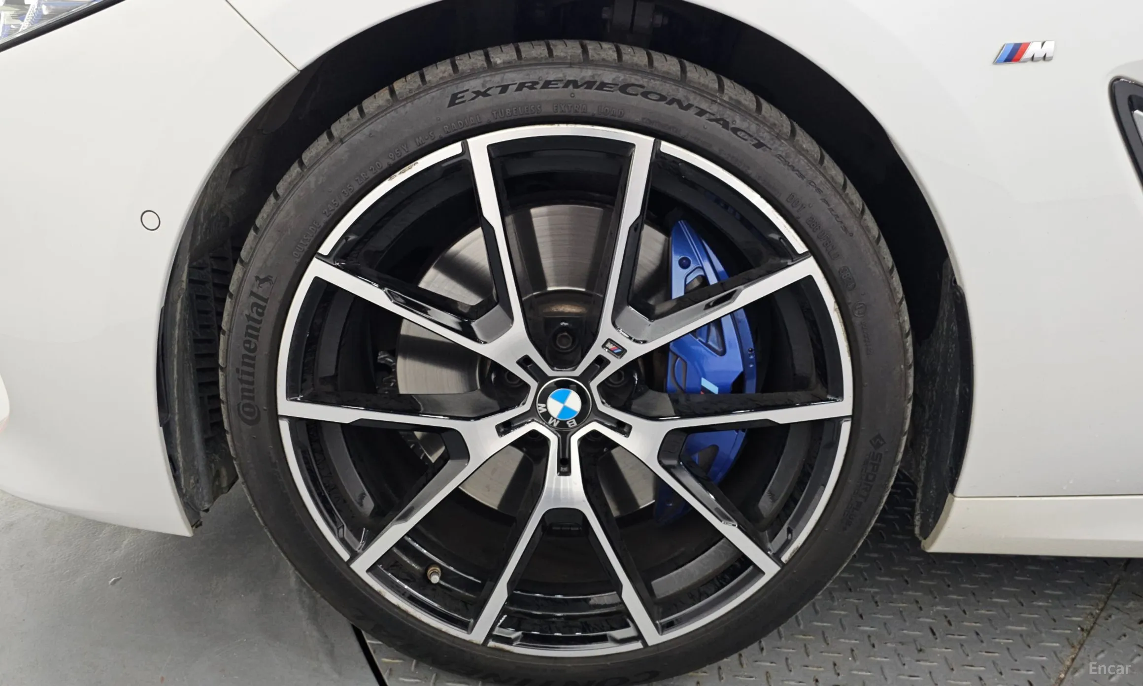 BMW 8-series (G15) превью 5