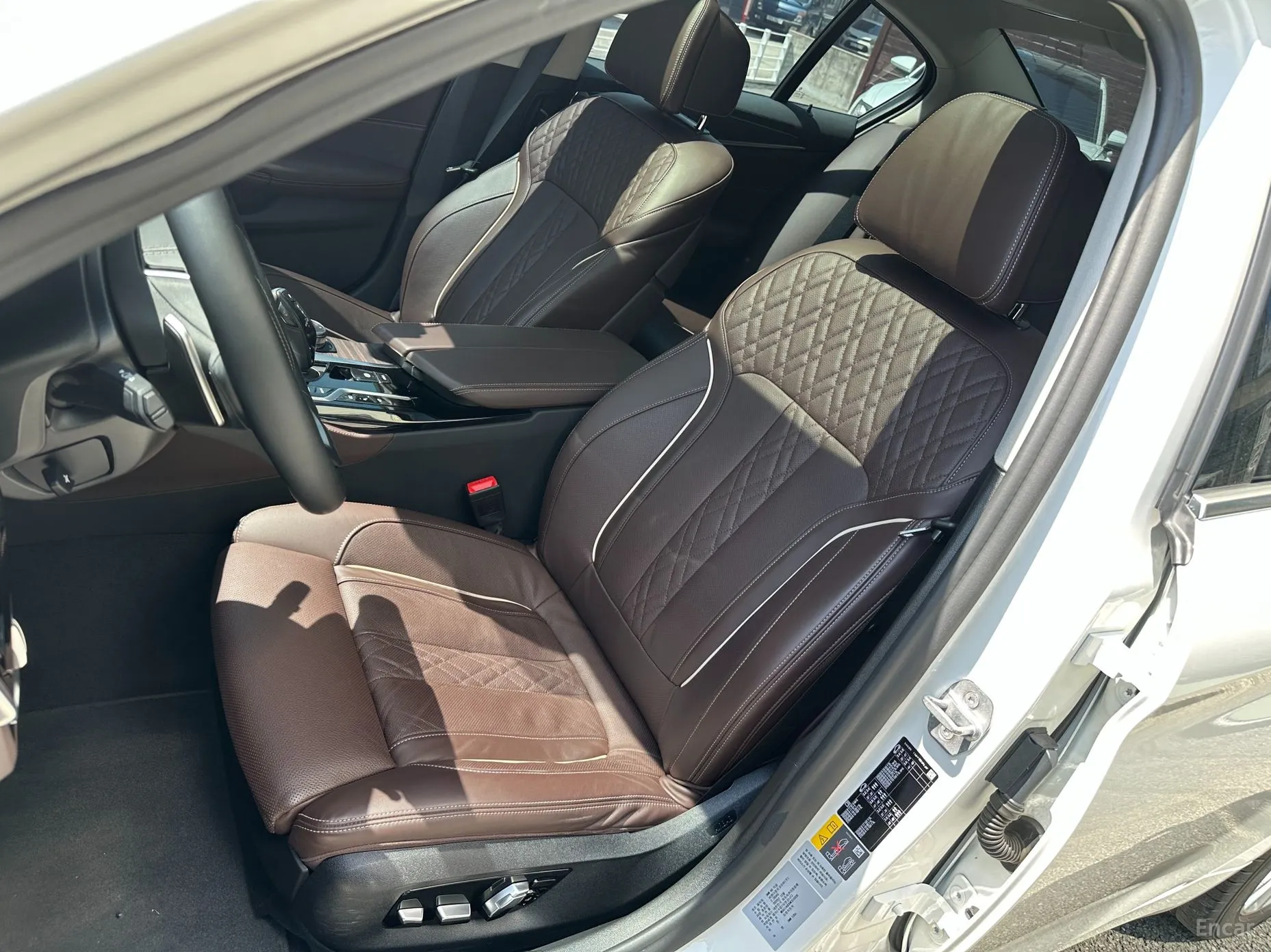 BMW 5 Series (G30) превью 10
