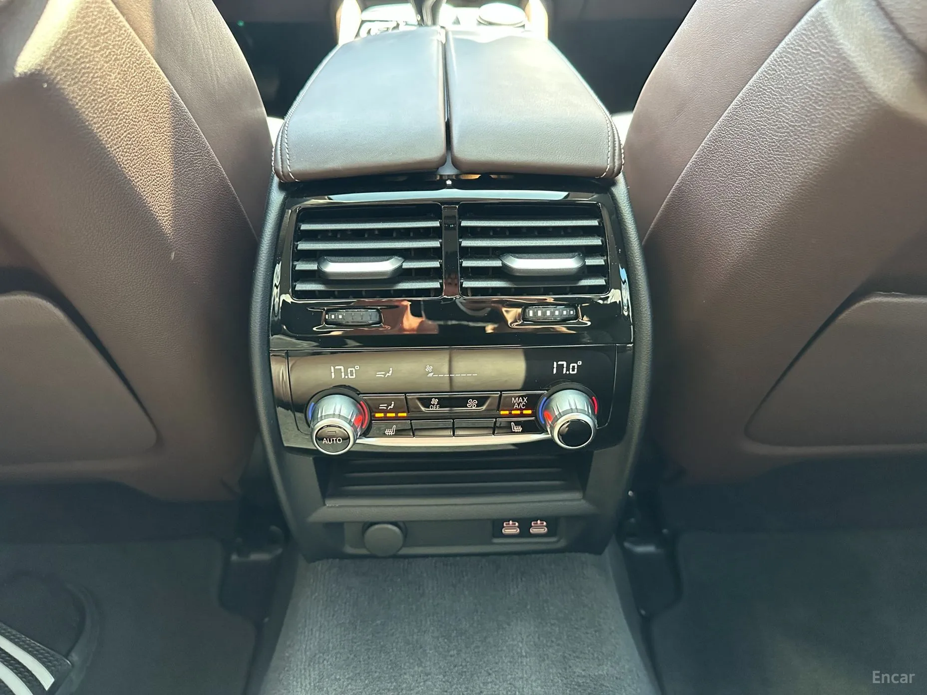 BMW 5 Series (G30) превью 19