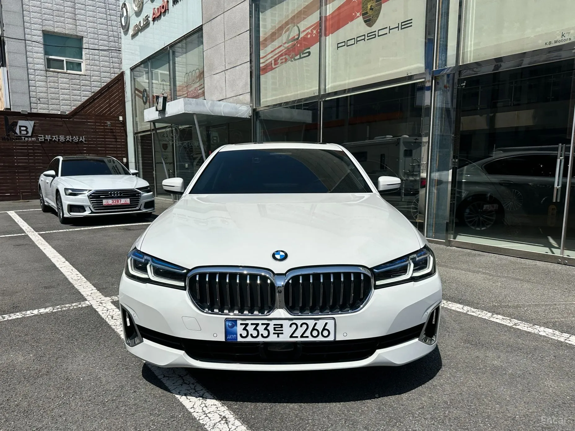 BMW 5 Series (G30) превью 3