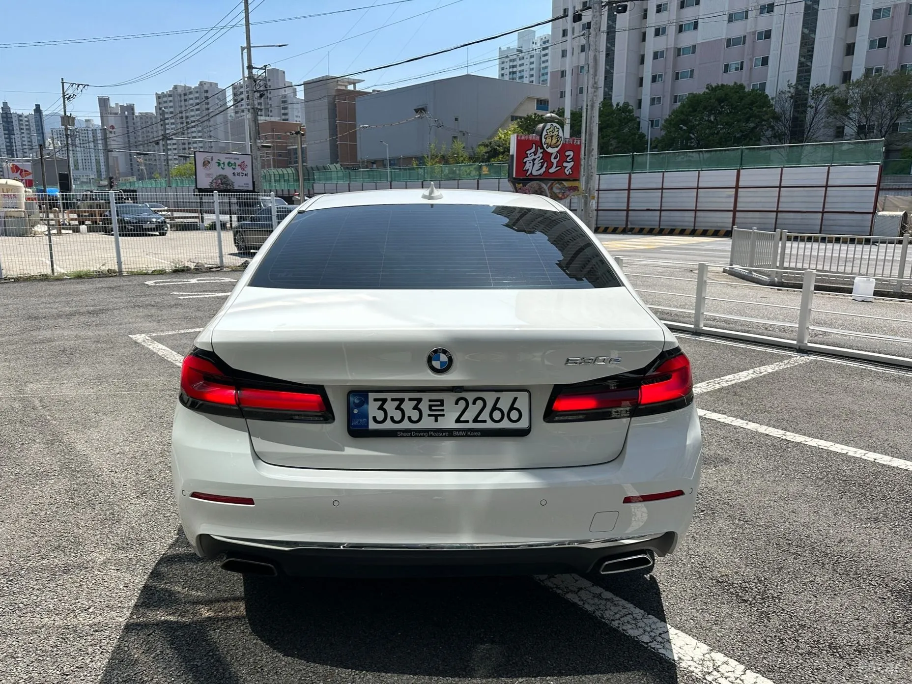BMW 5 Series (G30) превью 4