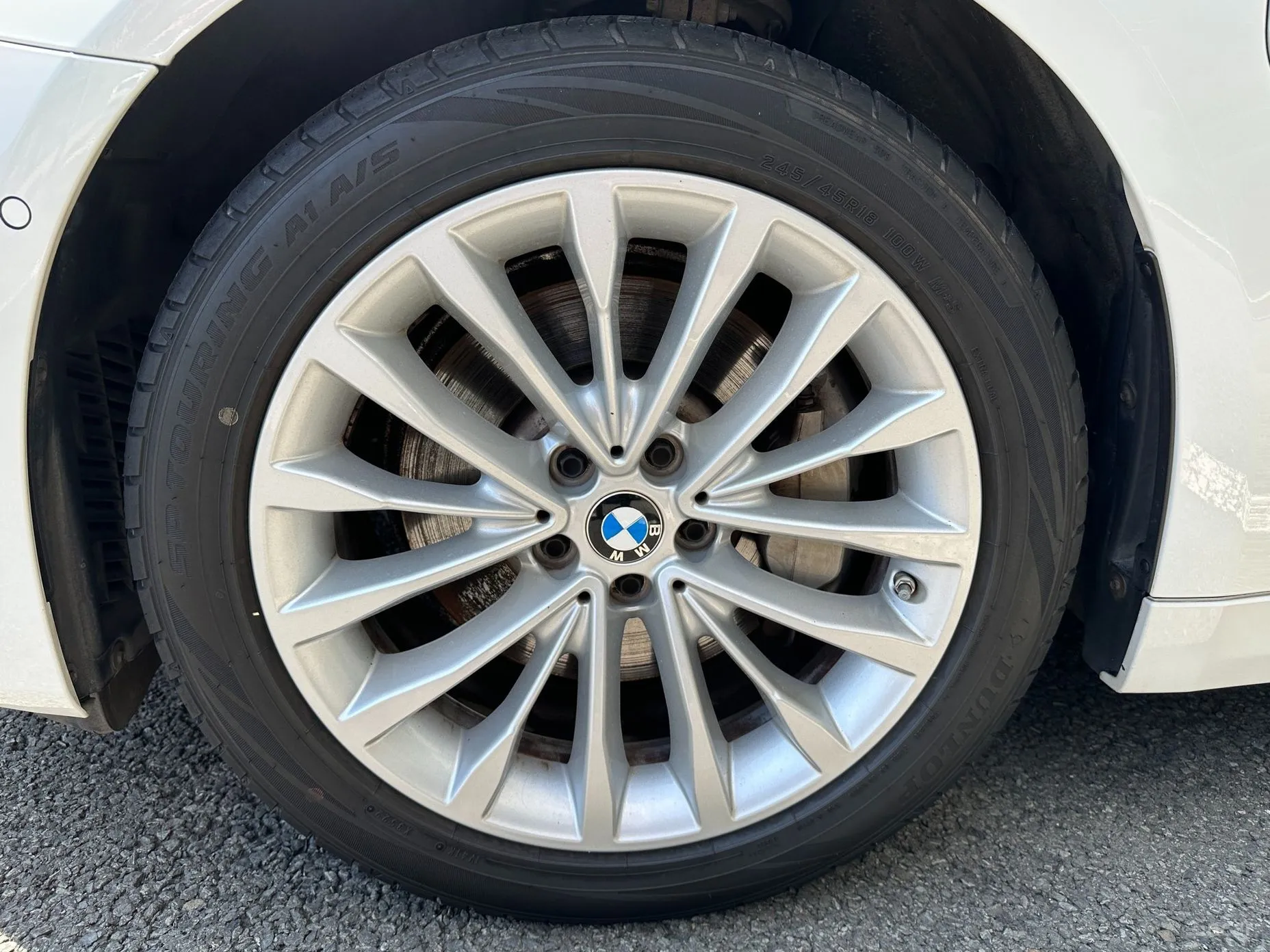 BMW 5 Series (G30) превью 5