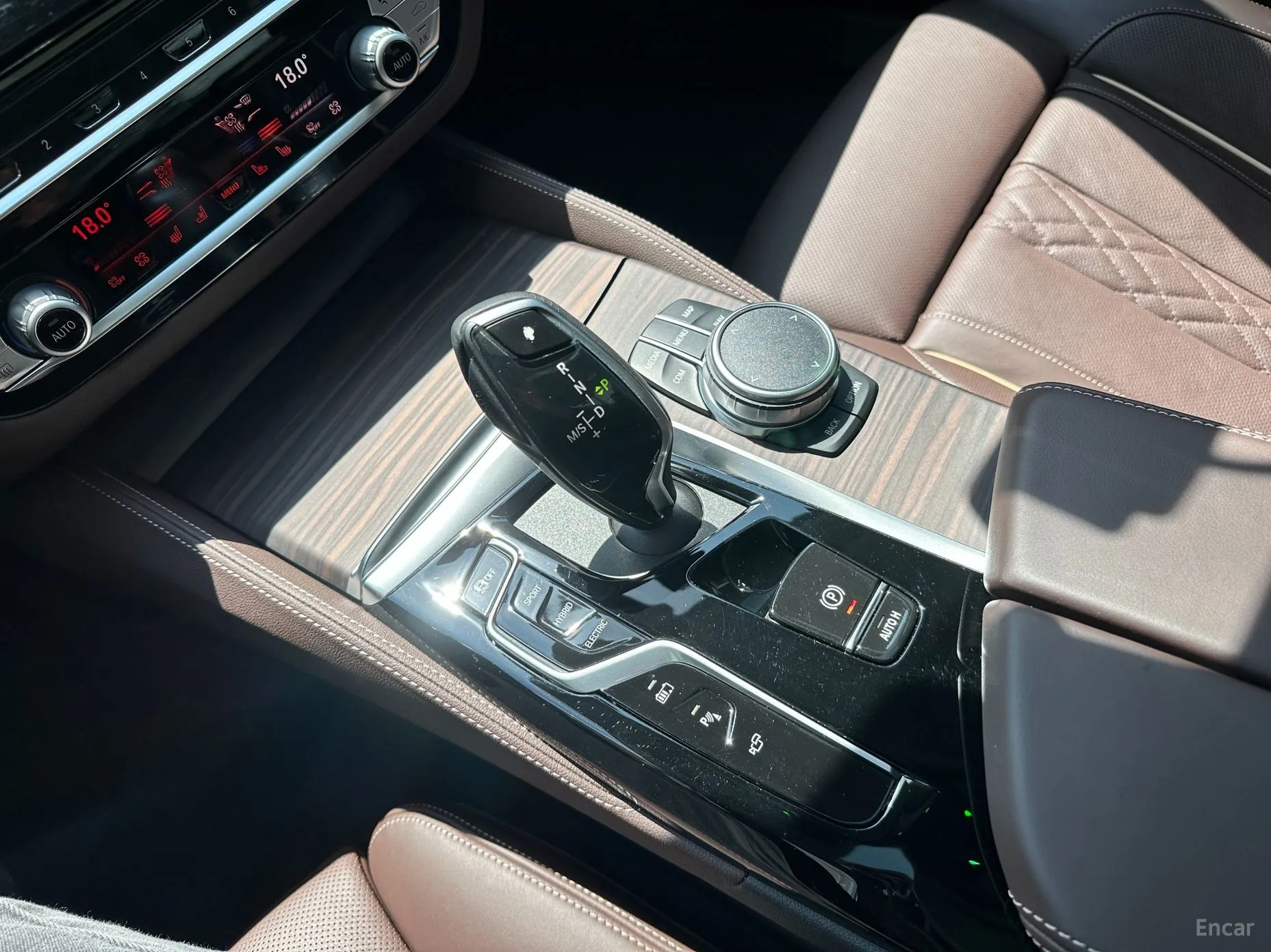 BMW 5 Series (G30) превью 9