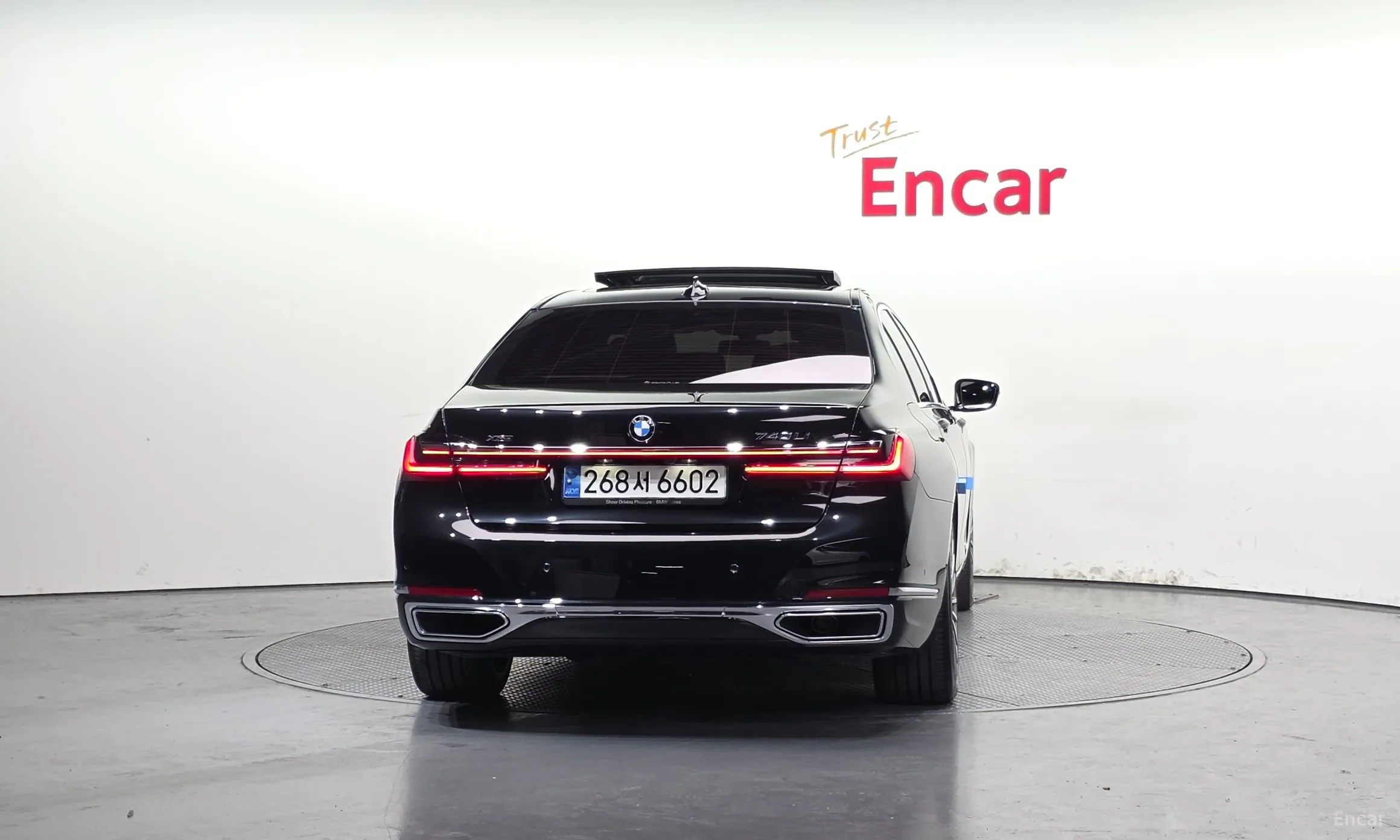 BMW 7 Series (G11) превью 4