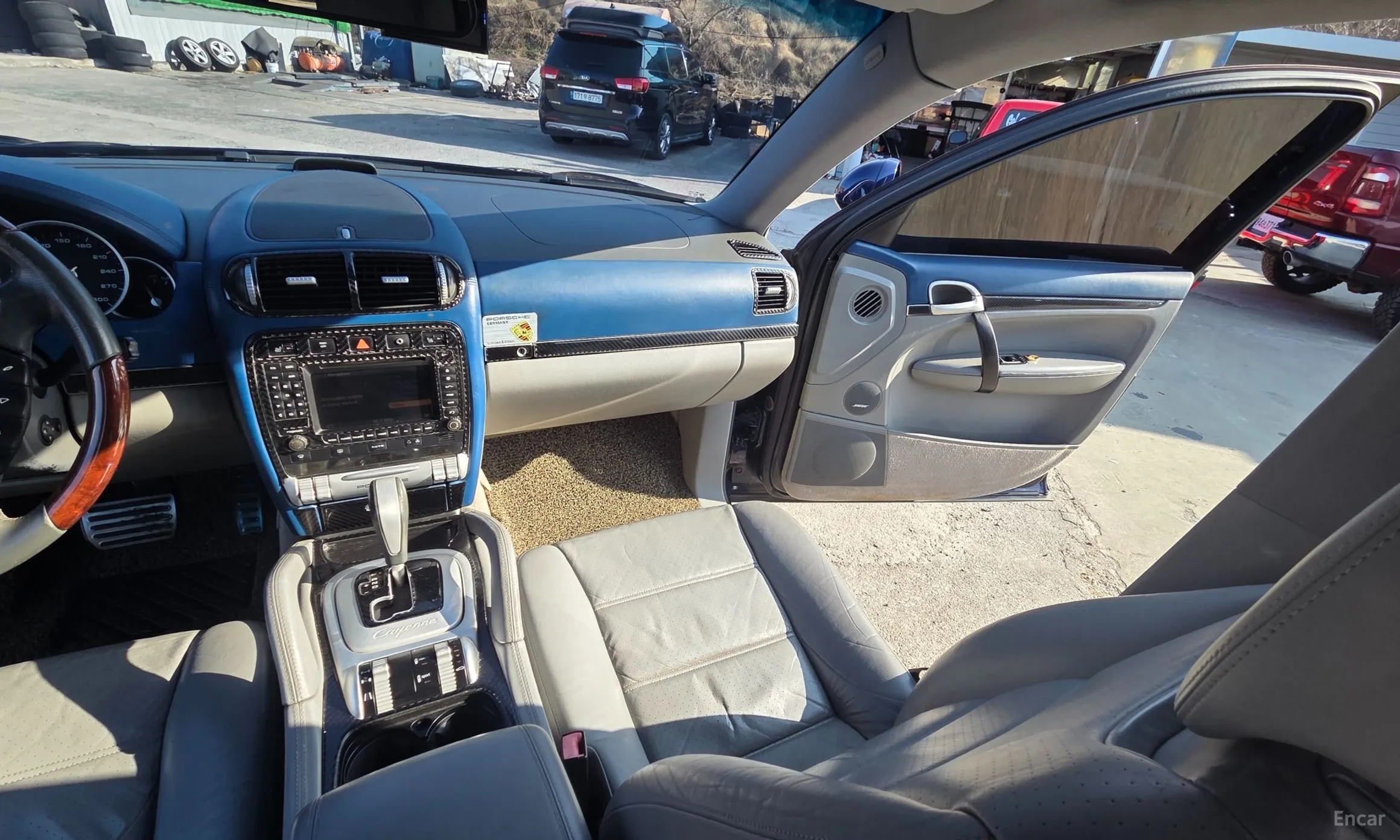 Porsche Cayenne превью 20