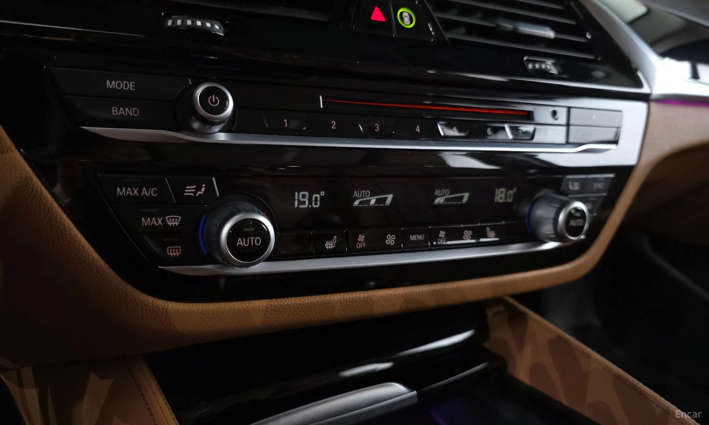 BMW 5 Series (G30) превью 17