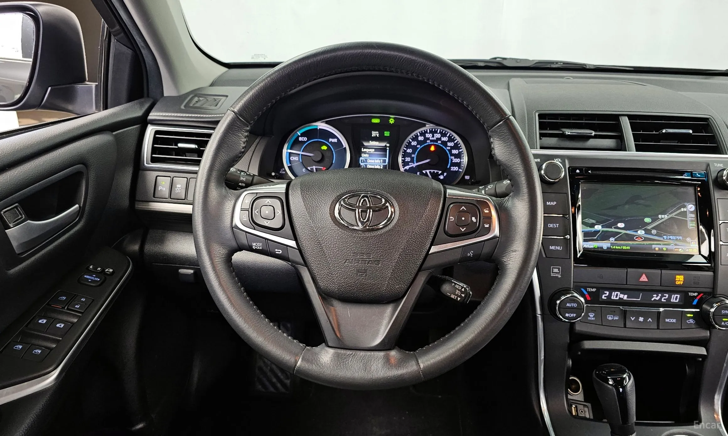 Toyota New Camry превью 13