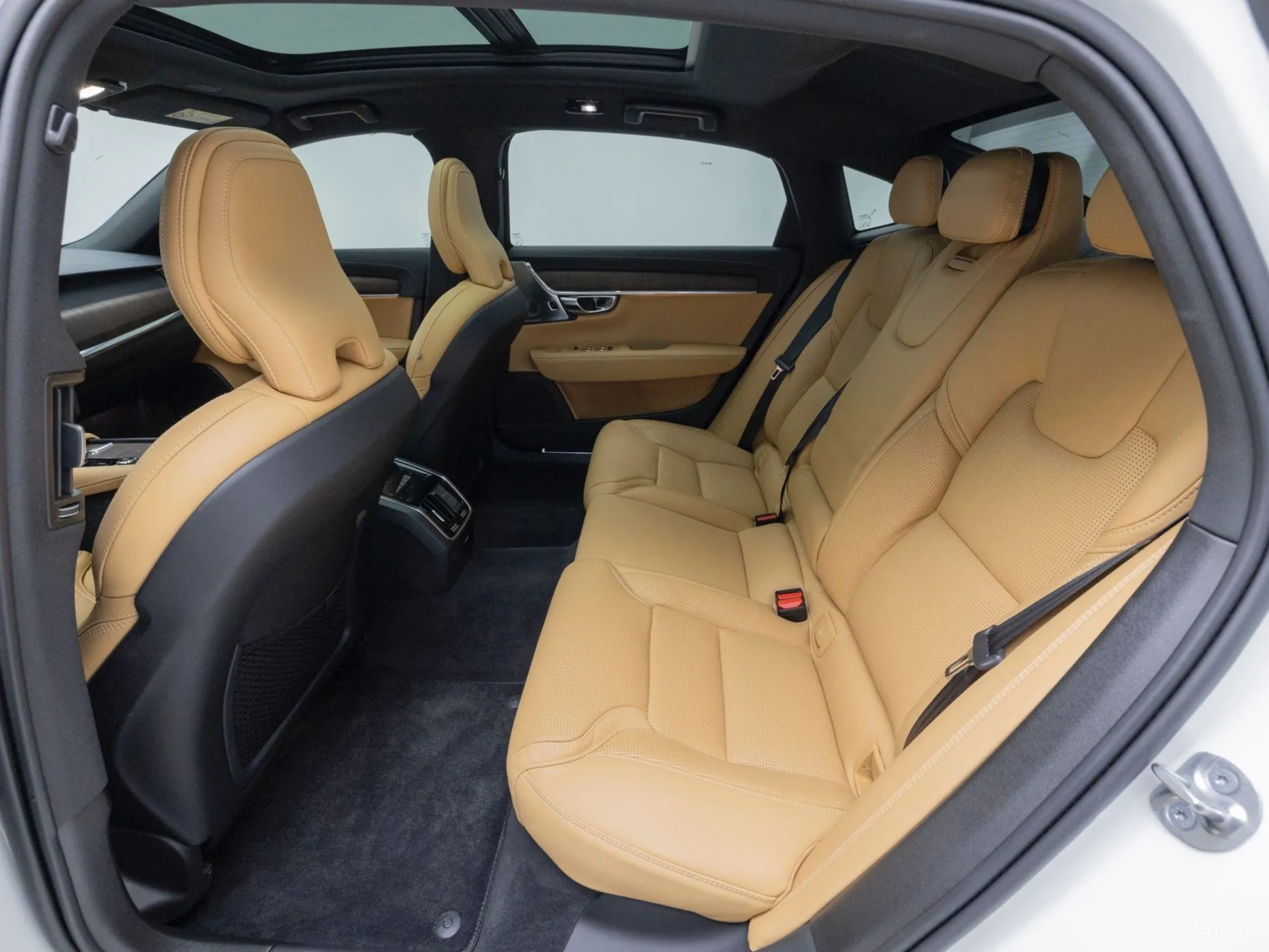 Volvo S90 превью 10