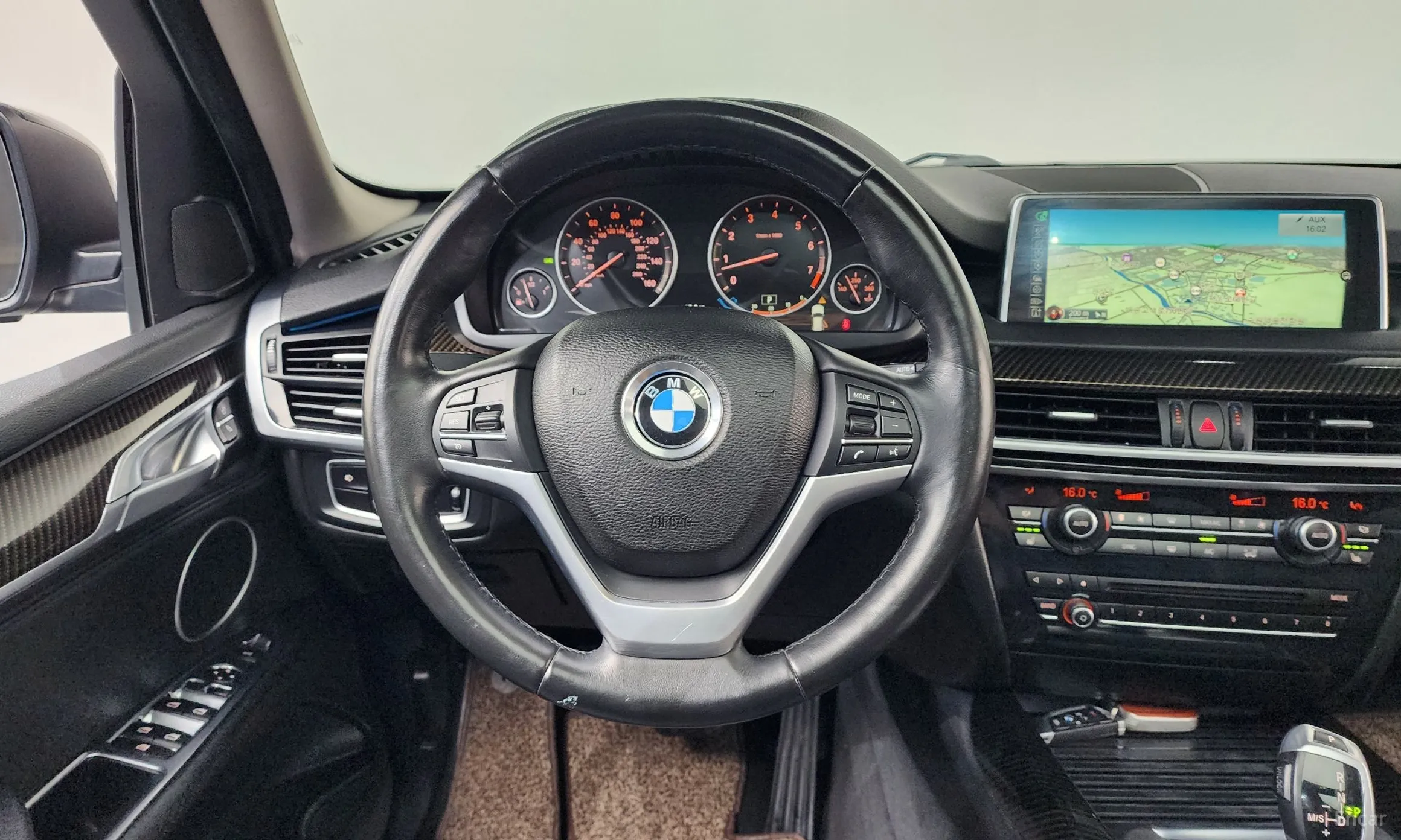 BMW X5 (F15) превью 13