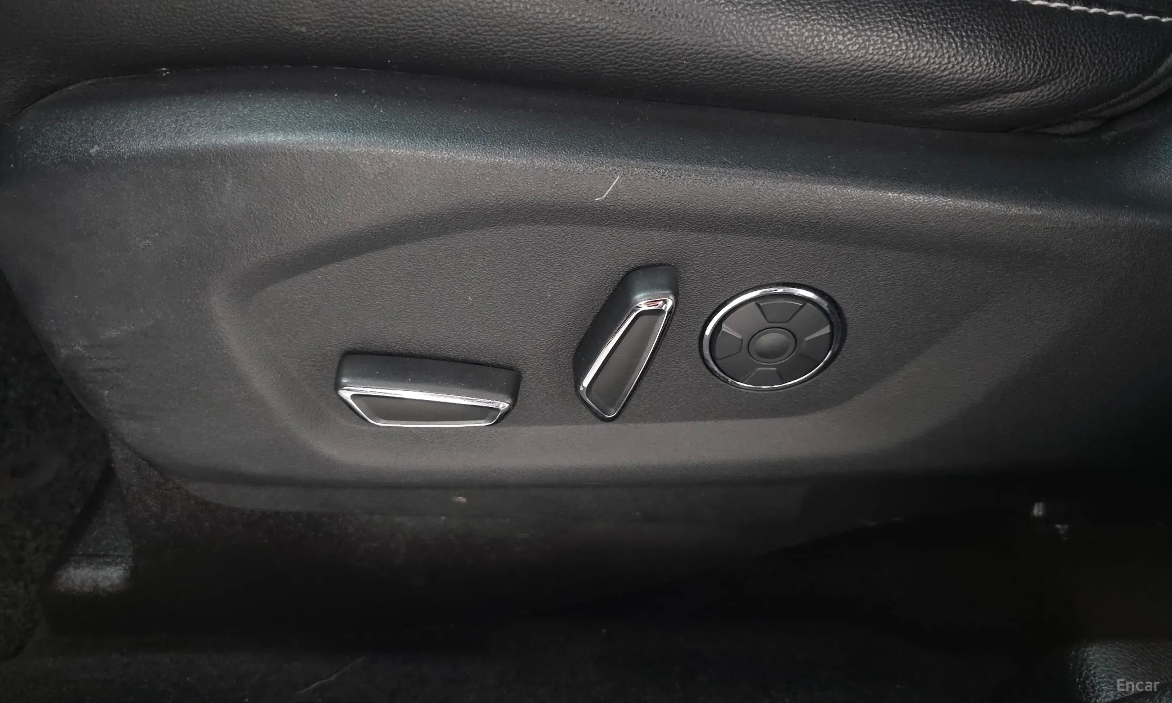 Ford Explorer превью 17
