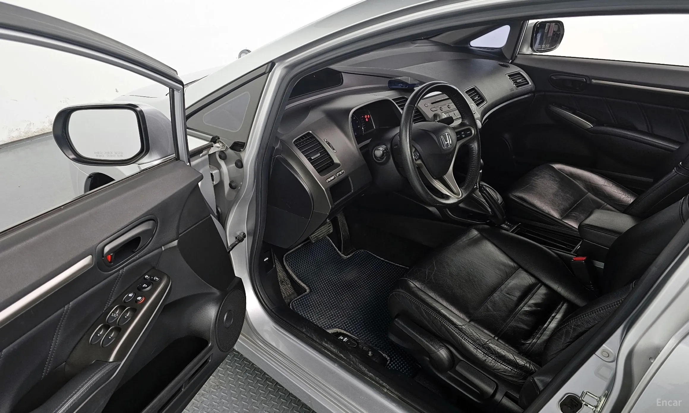 Honda Civic превью 10