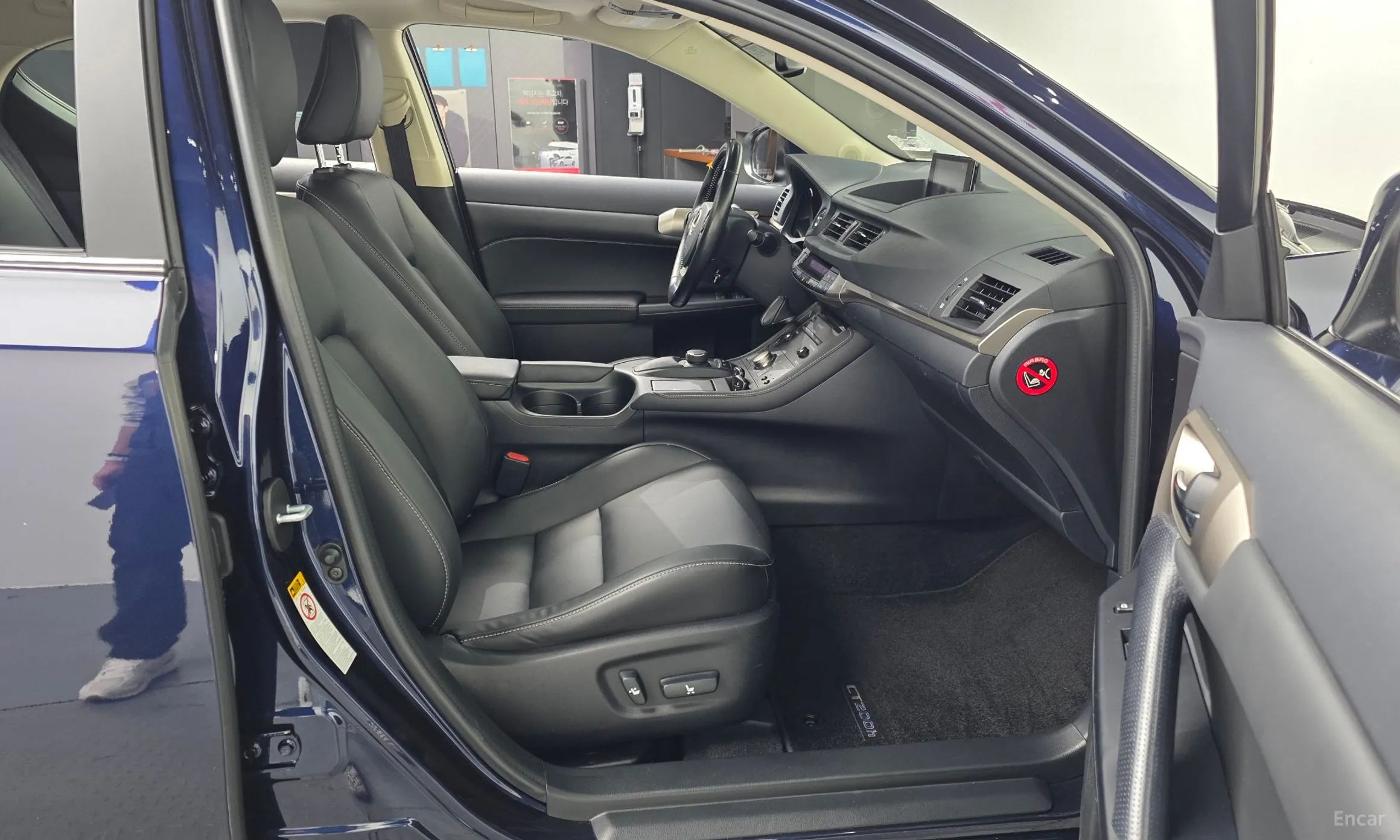 Lexus CT200h превью 11
