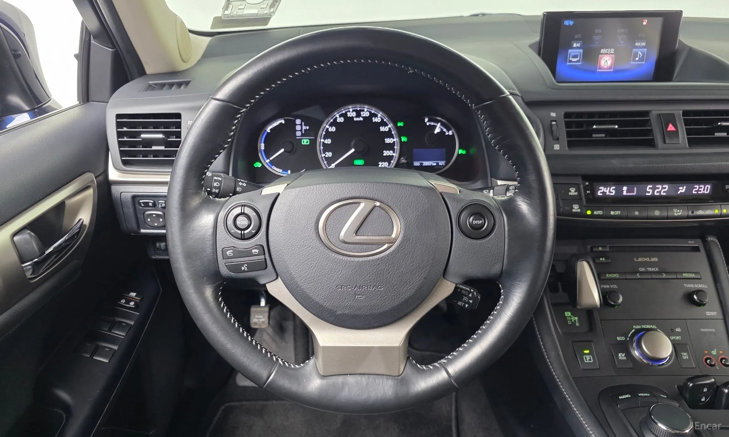 Lexus CT200h превью 13