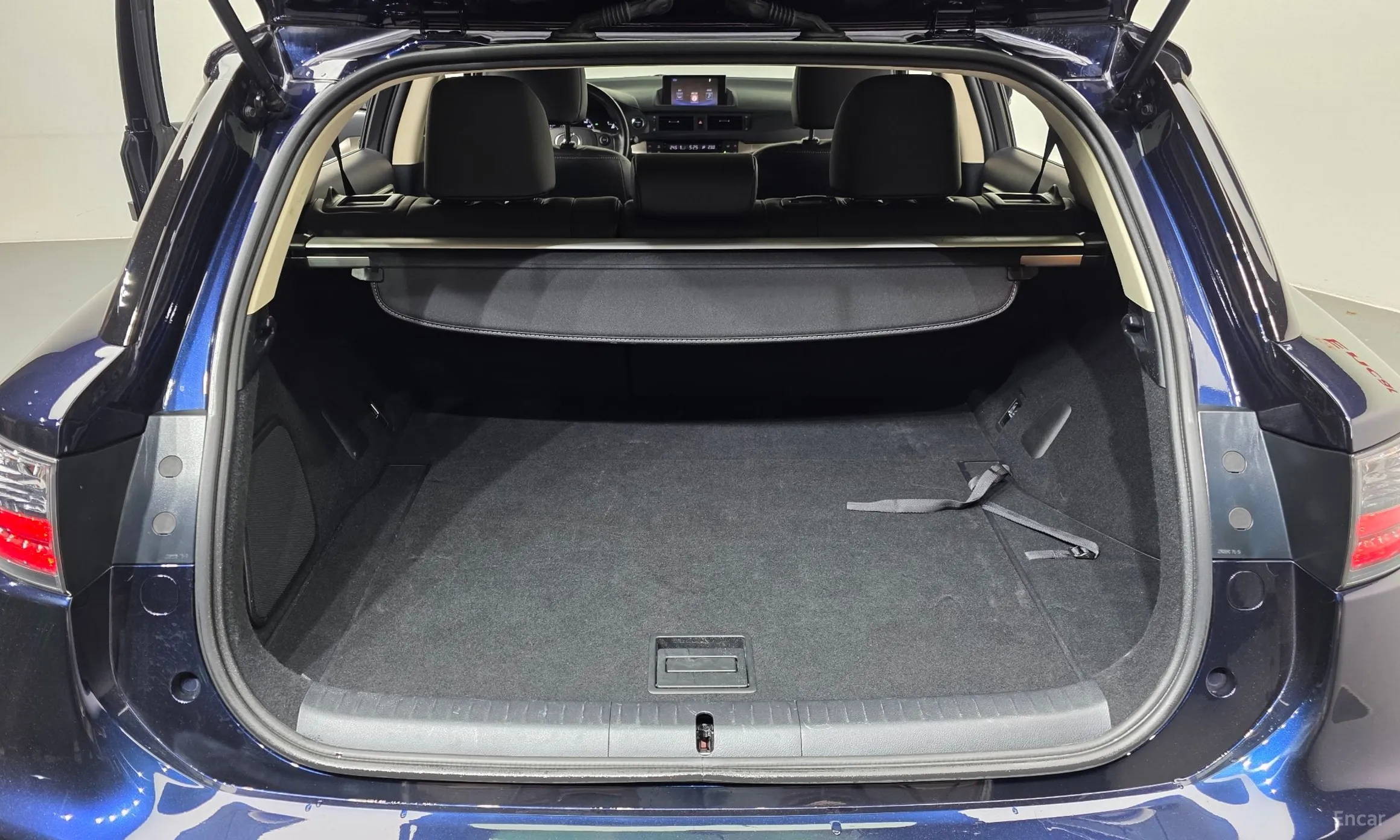 Lexus CT200h превью 20
