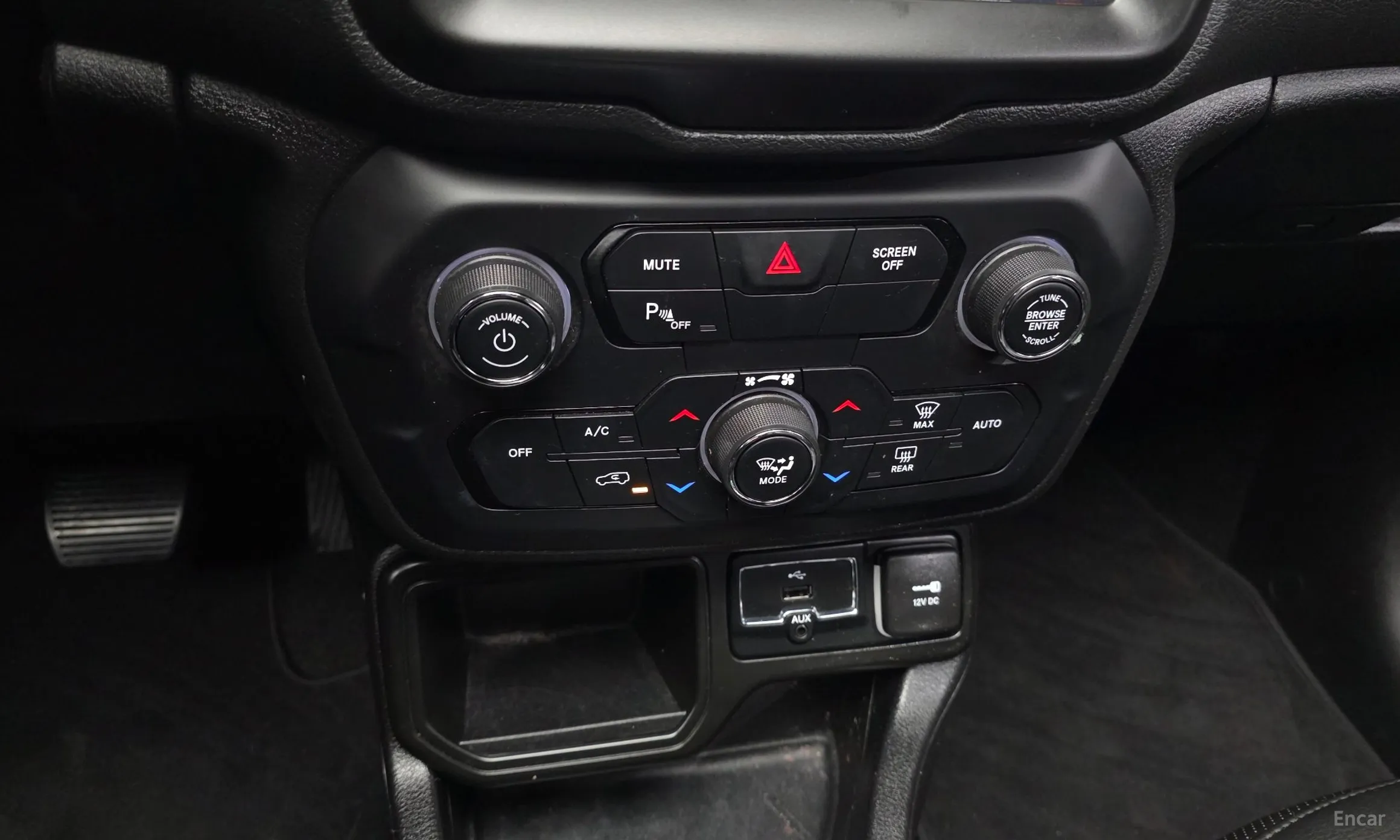 Jeep Renegade превью 16